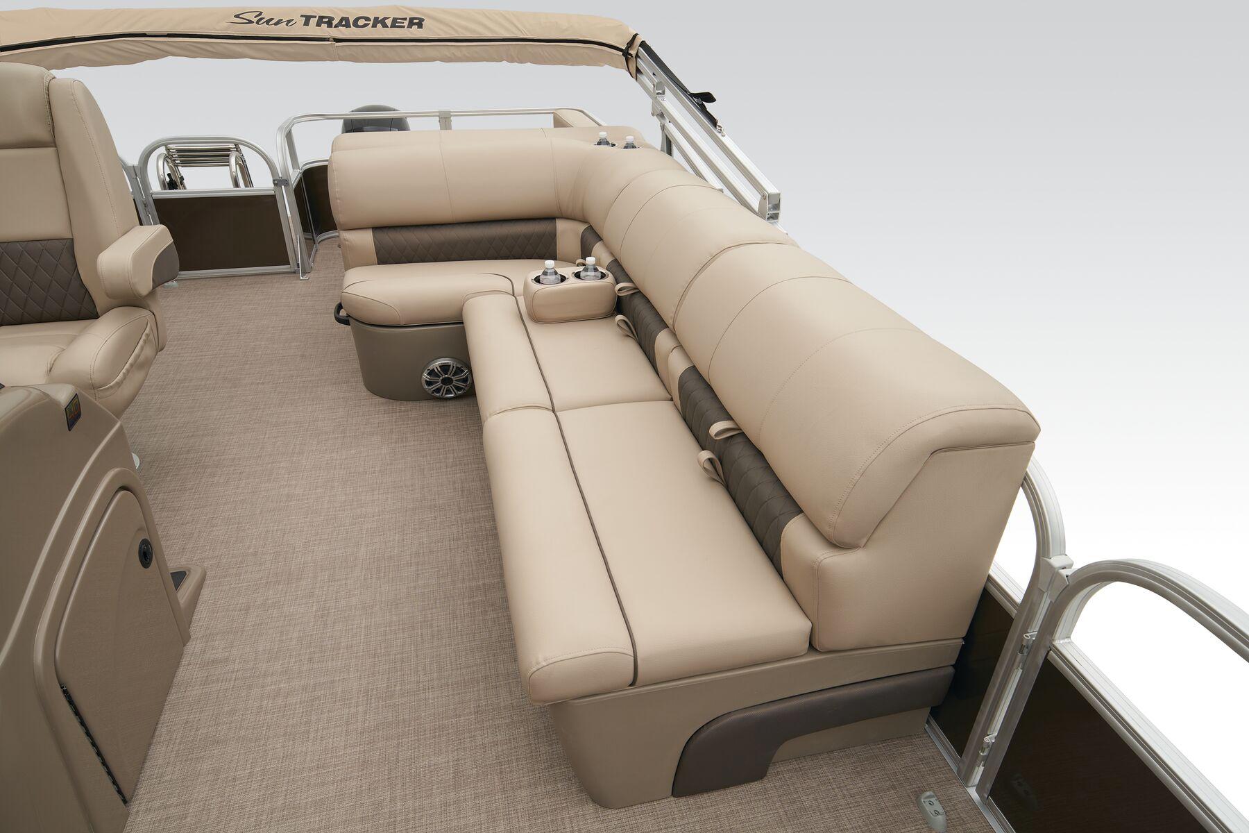 Sun Tracker Sportfish 24 XP3