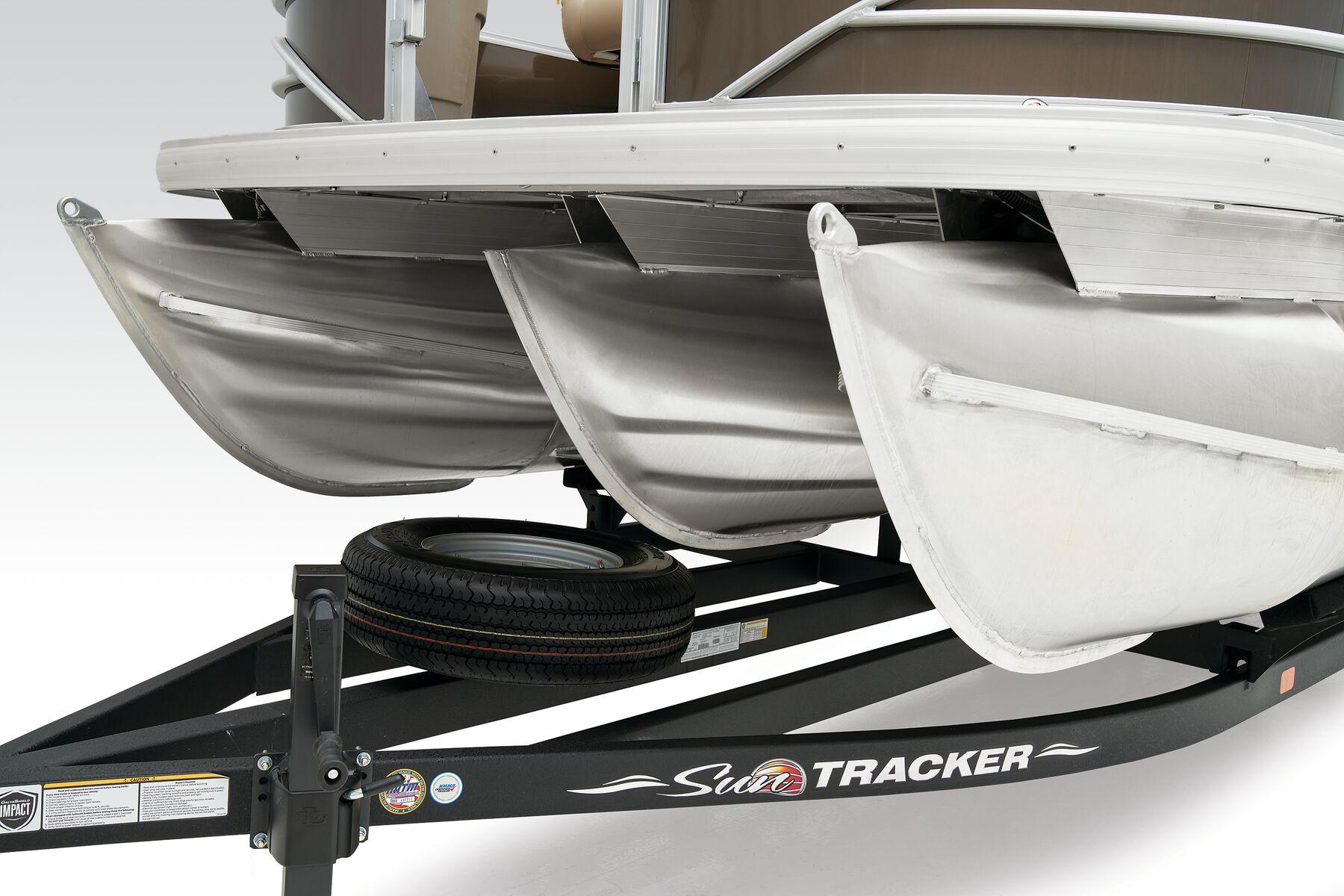 Sun Tracker Sportfish 24 XP3