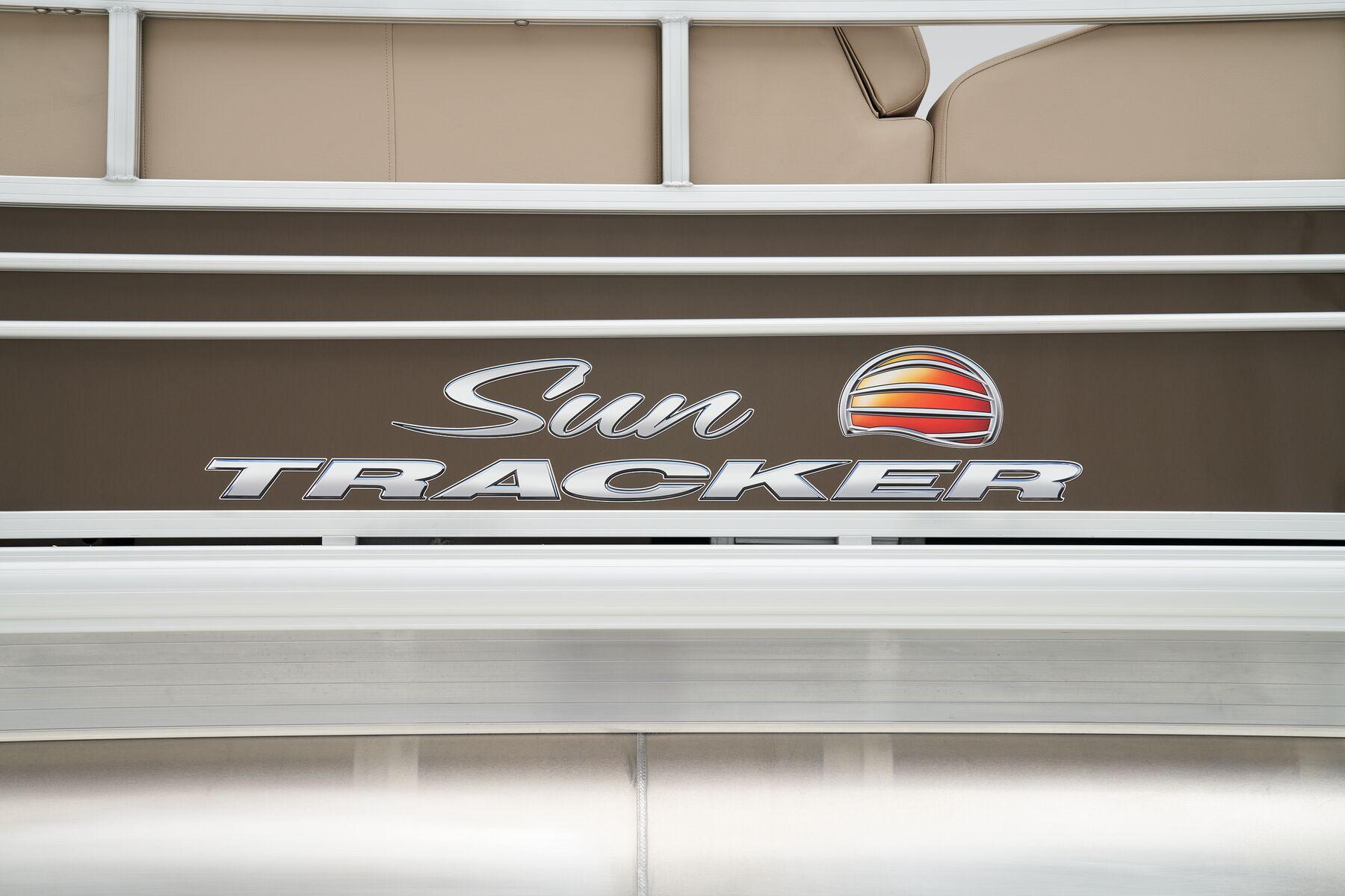Sun Tracker Sportfish 24 XP3