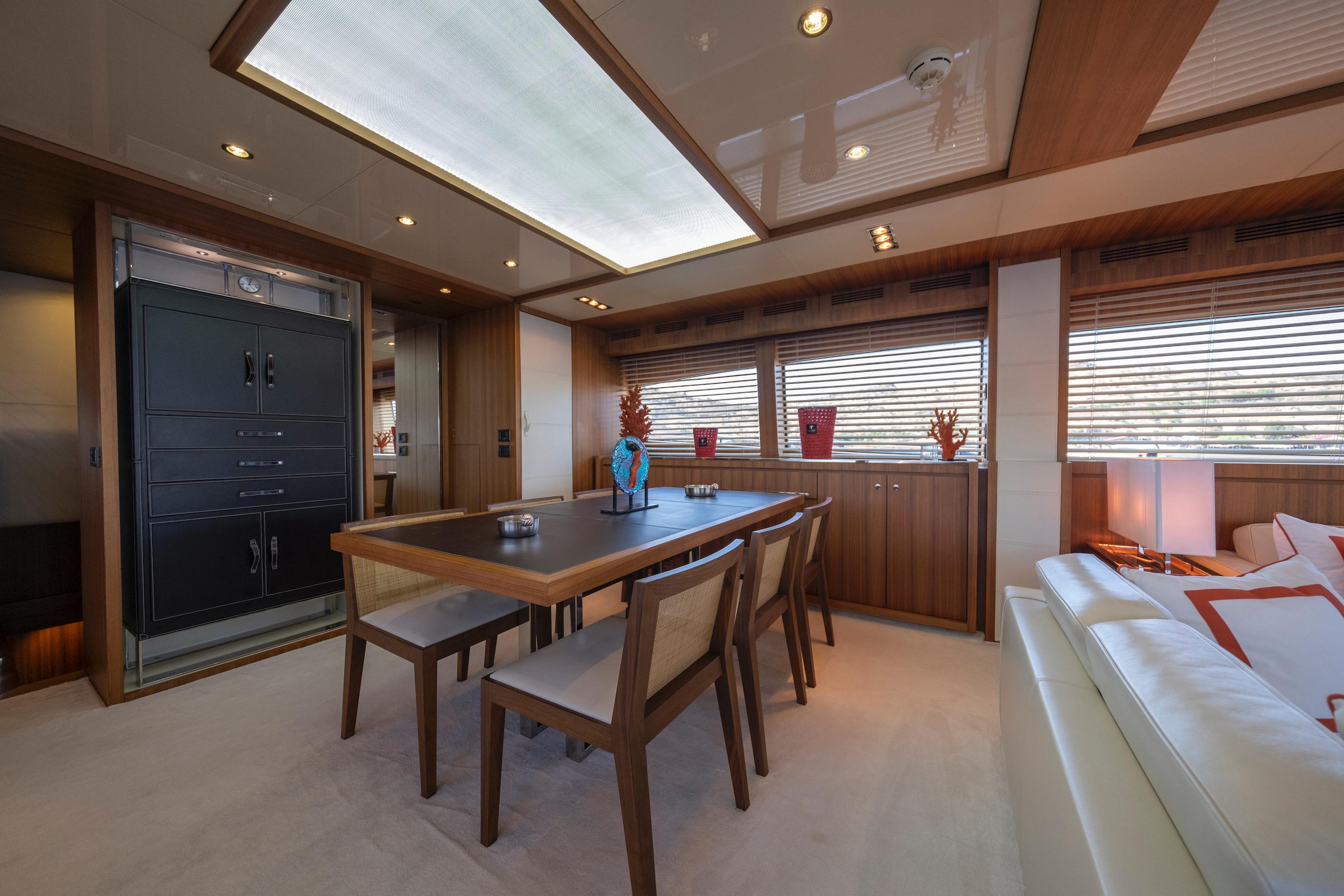 2009 Riva 92' Duchessa REFLECT