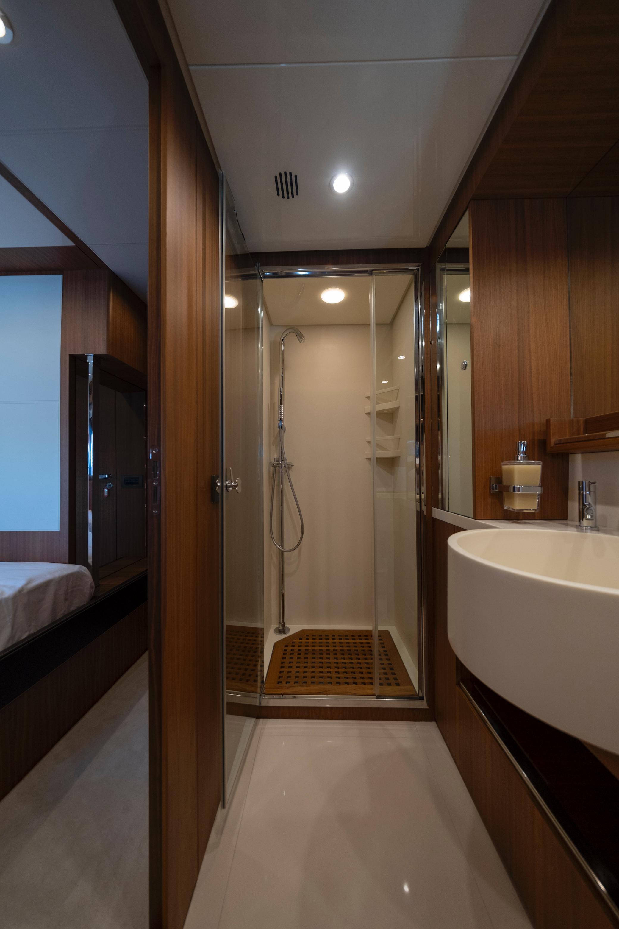 2009 Riva 92' Duchessa REFLECT