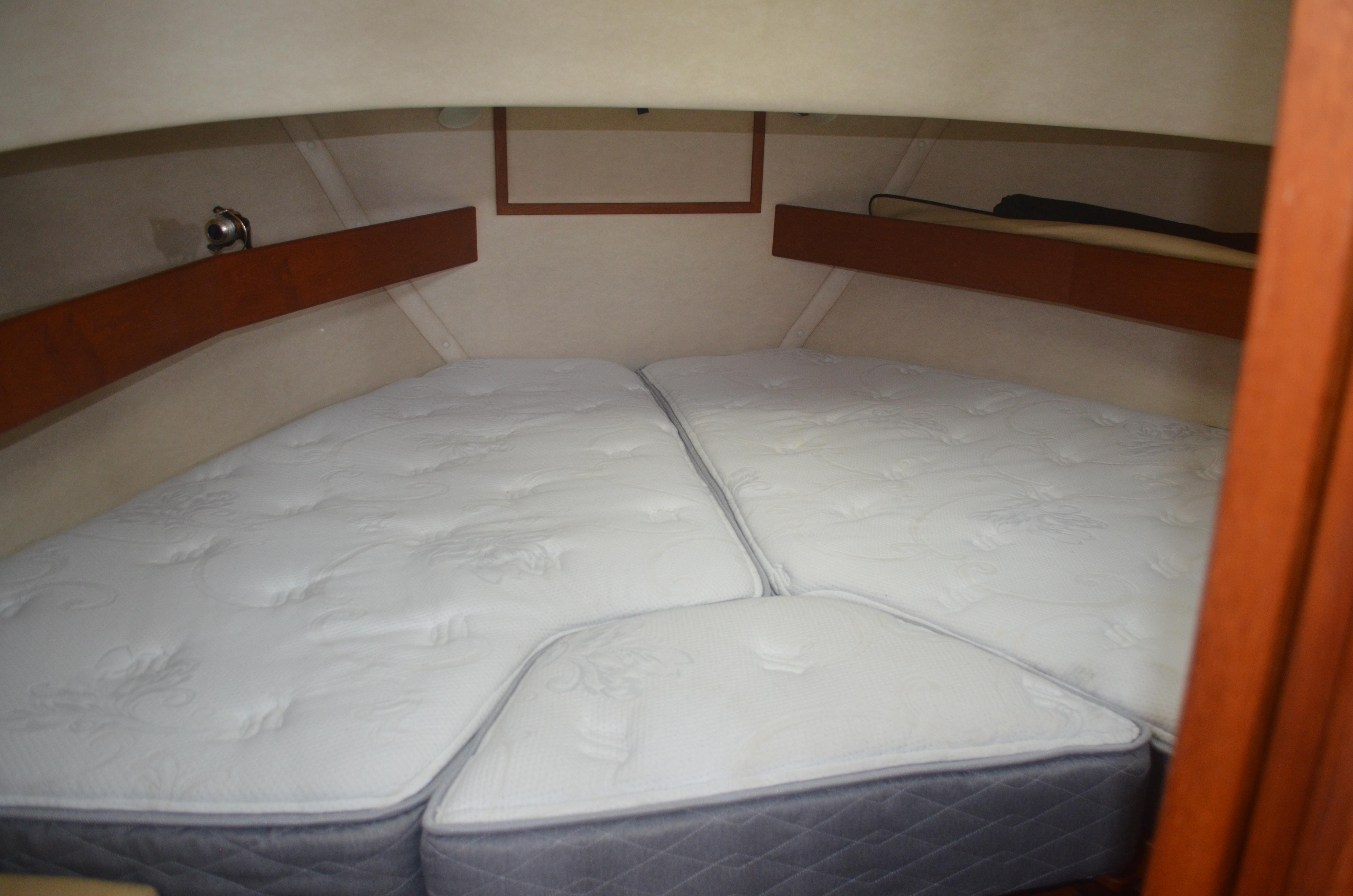 32 ft Nordic Boats 32 Tug Bow mattress with filler