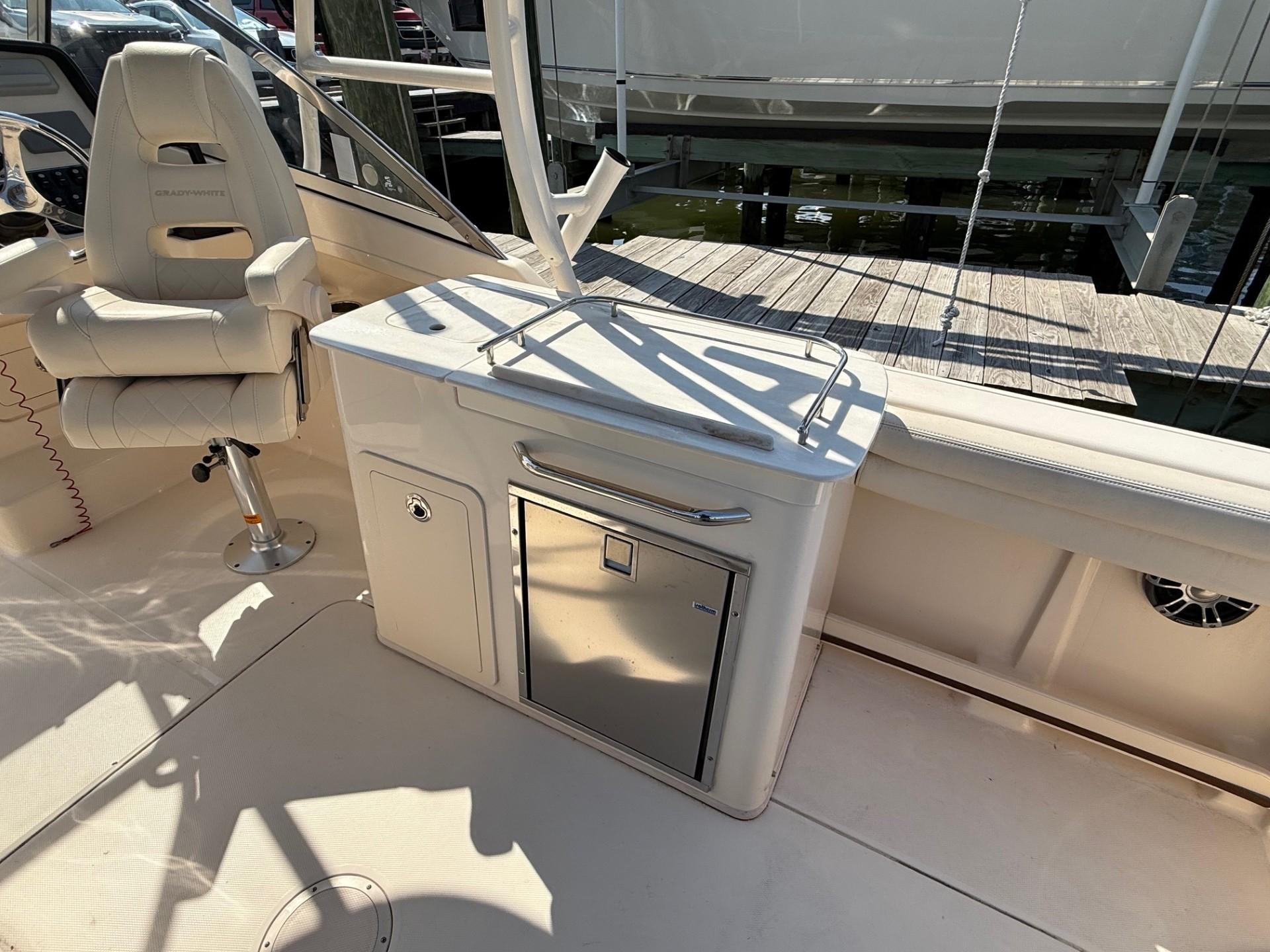 2021-grady-white-freedom-275-power-9885302-20250726134400534-1
