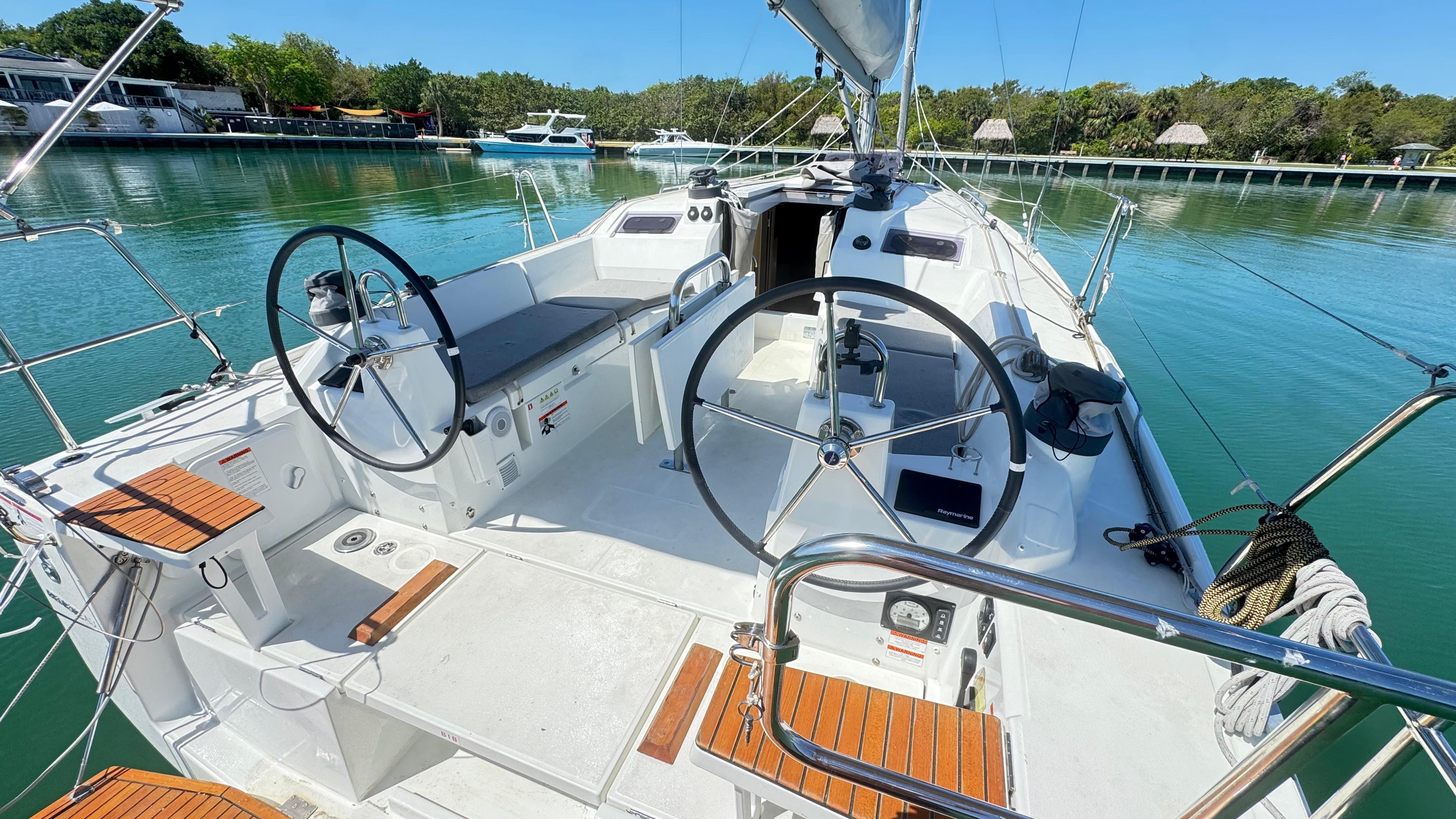 Yacht Photos Pics