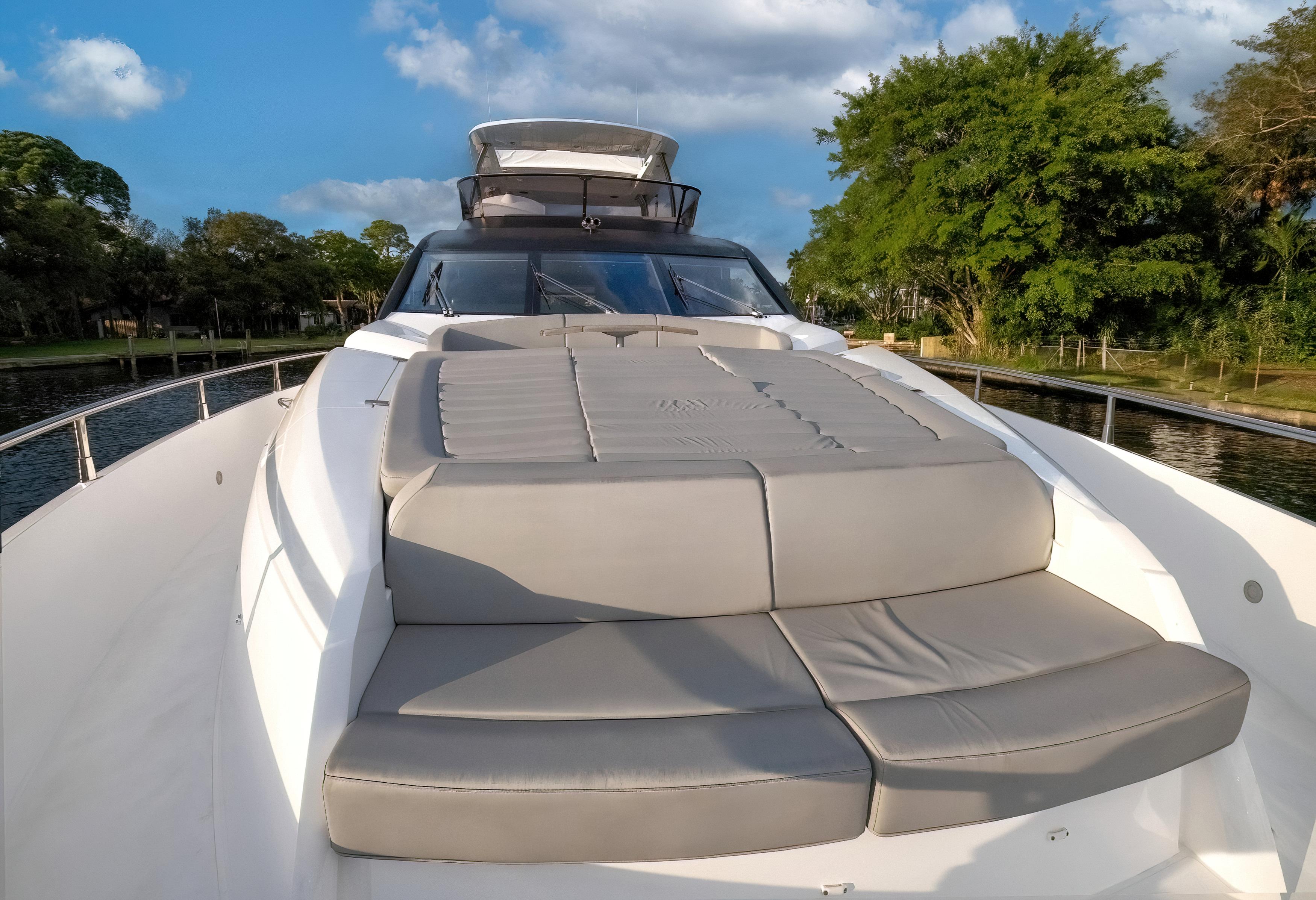 2016 Sunseeker 75 Yacht