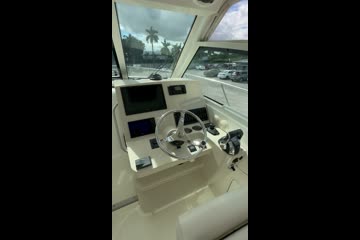 Boston Whaler 345 Conquest video