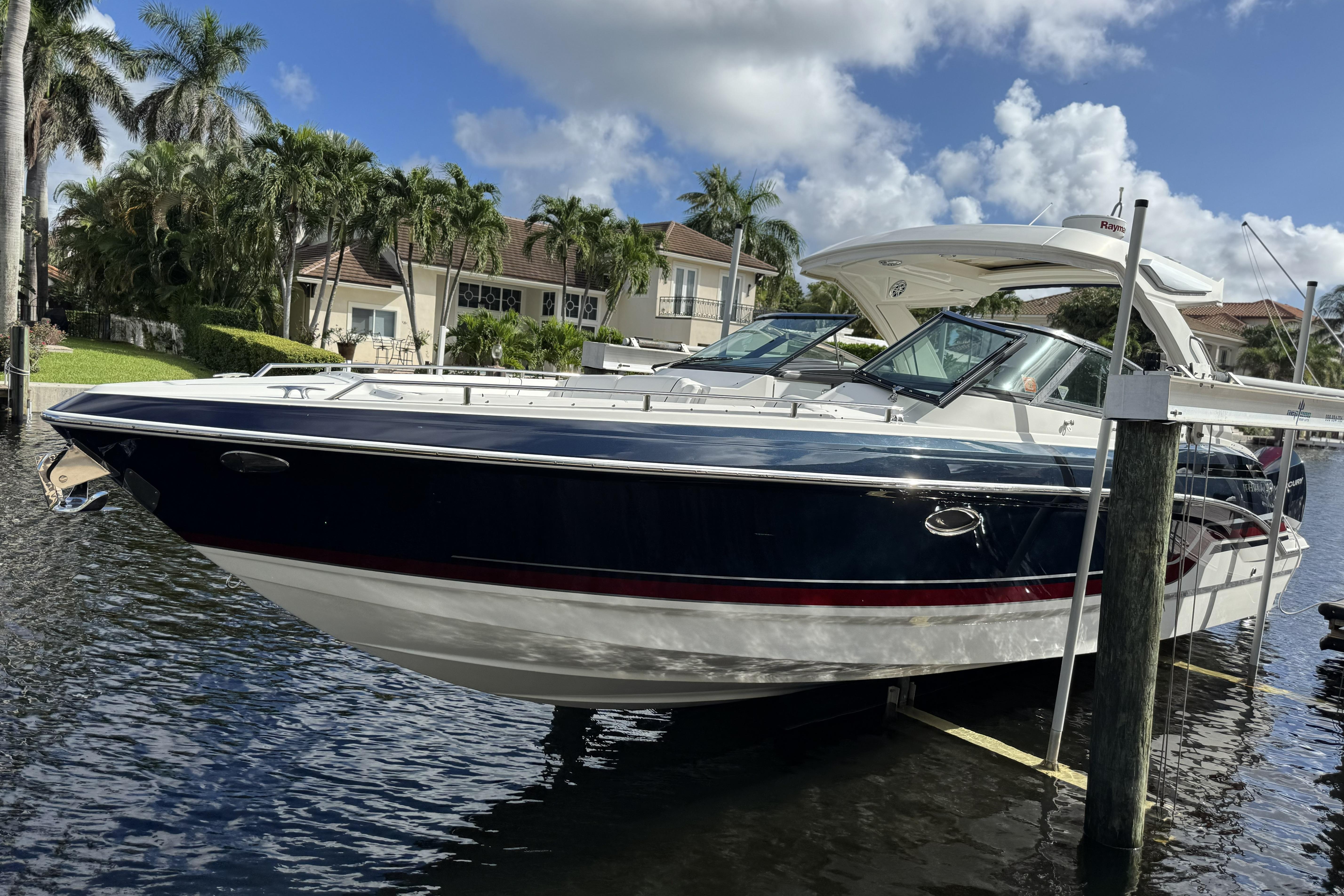 2021 Formula 330 Crossover Bowrider OB