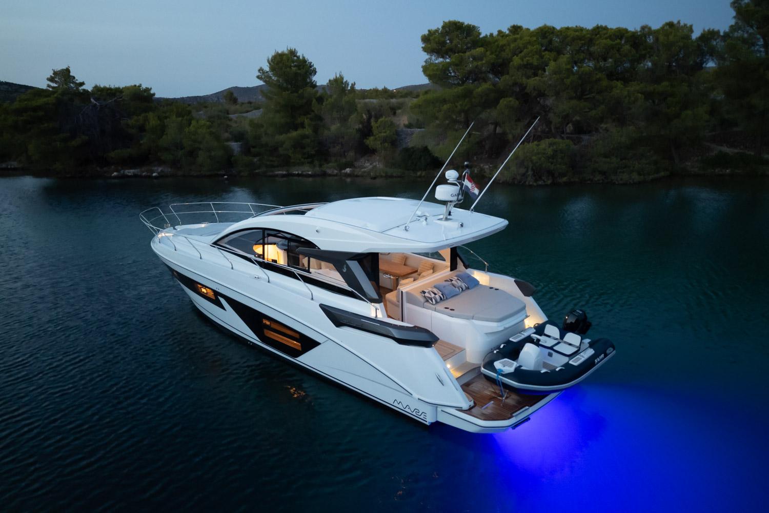 Yacht Photos Pics