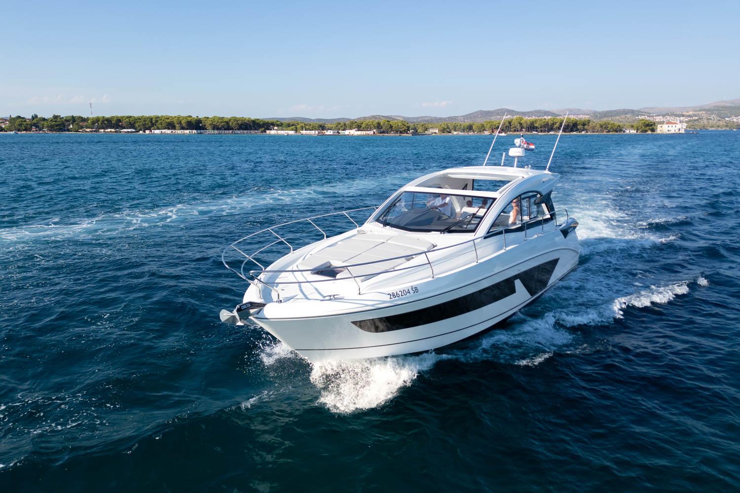 Yacht Photos Pics