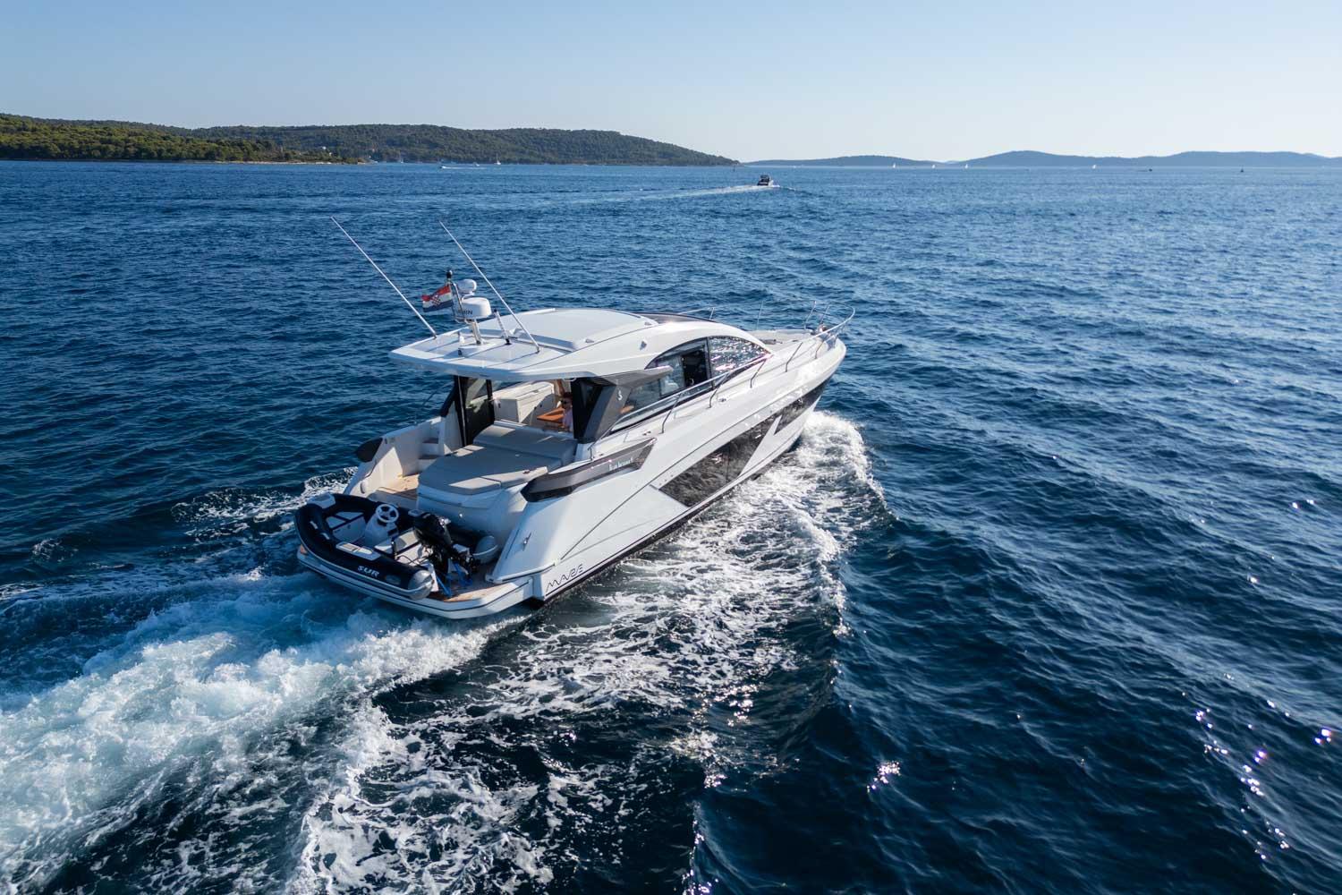 Yacht Photos Pics