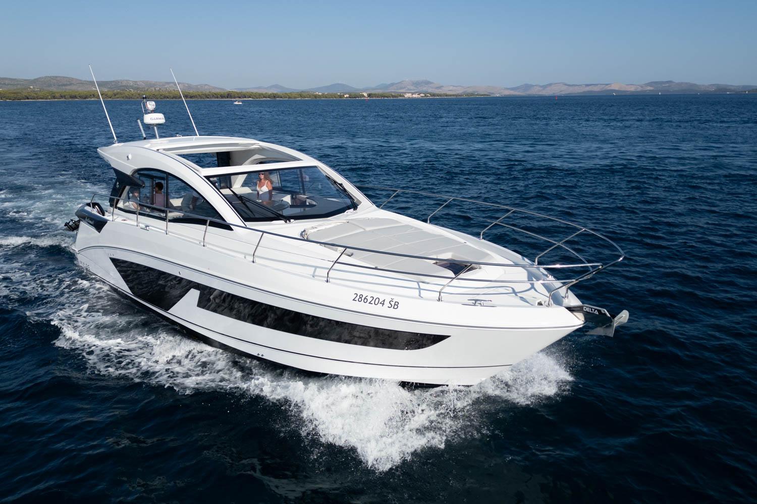 Yacht Photos Pics