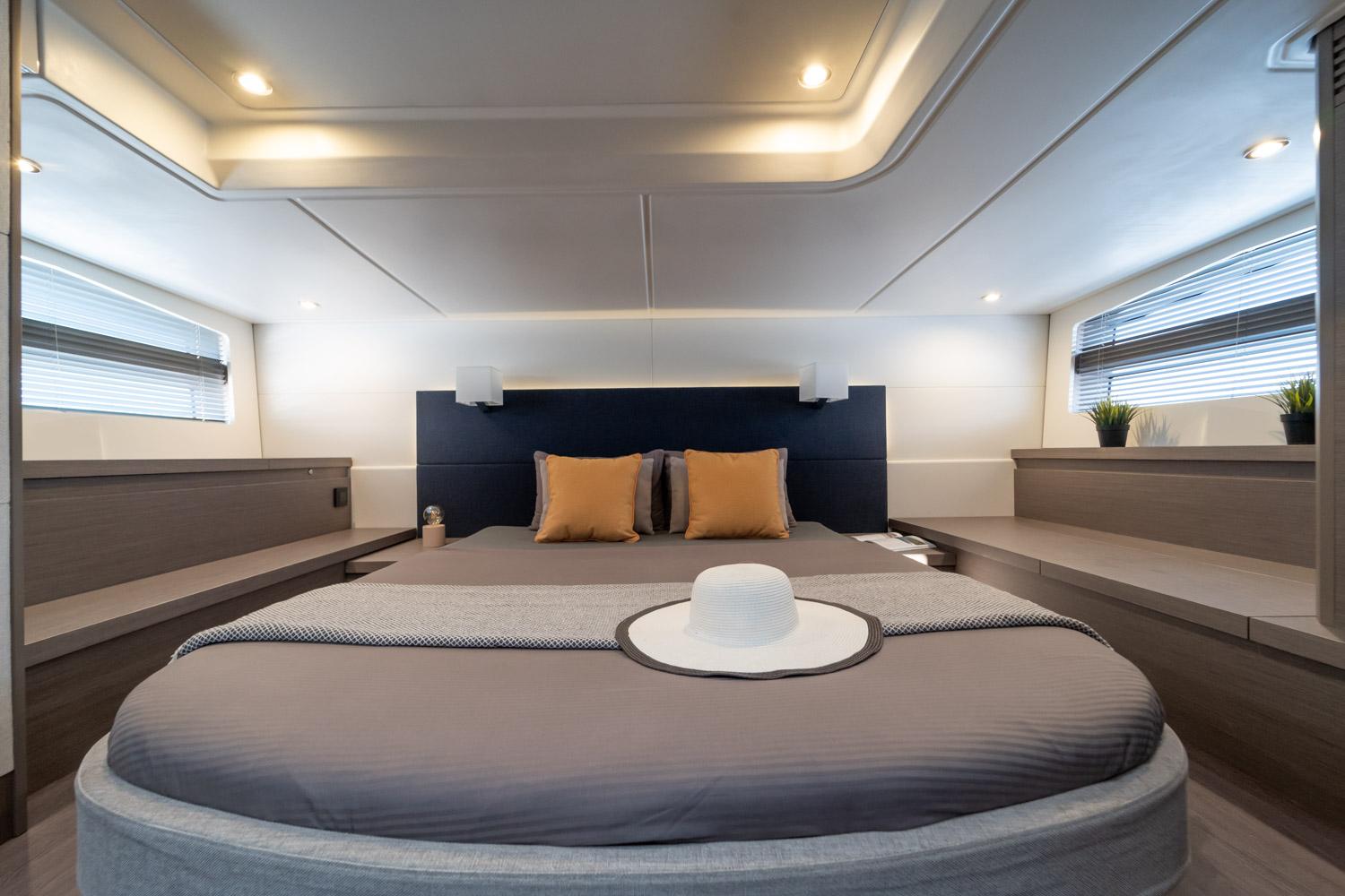 Yacht Photos Pics
