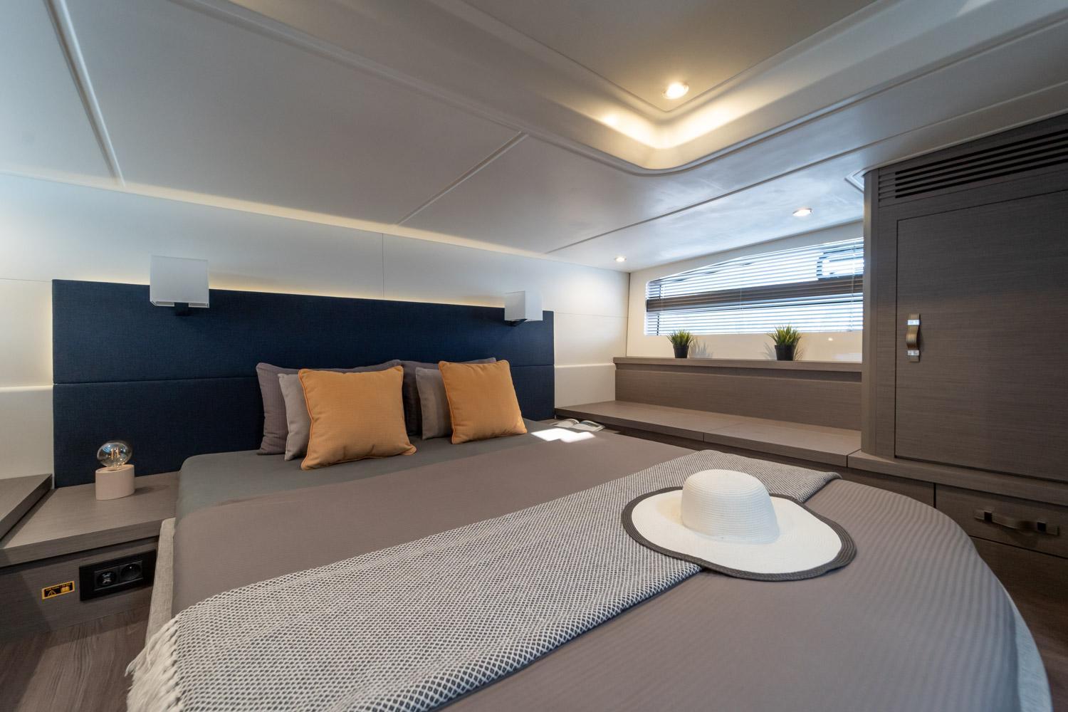 Yacht Photos Pics