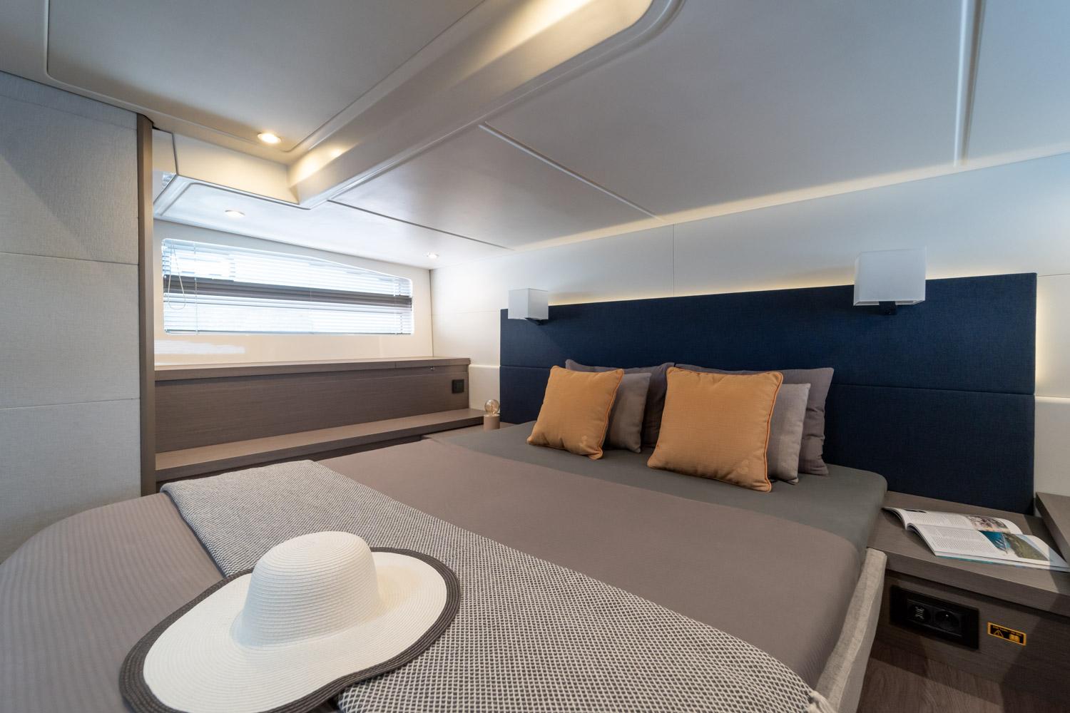 Yacht Photos Pics