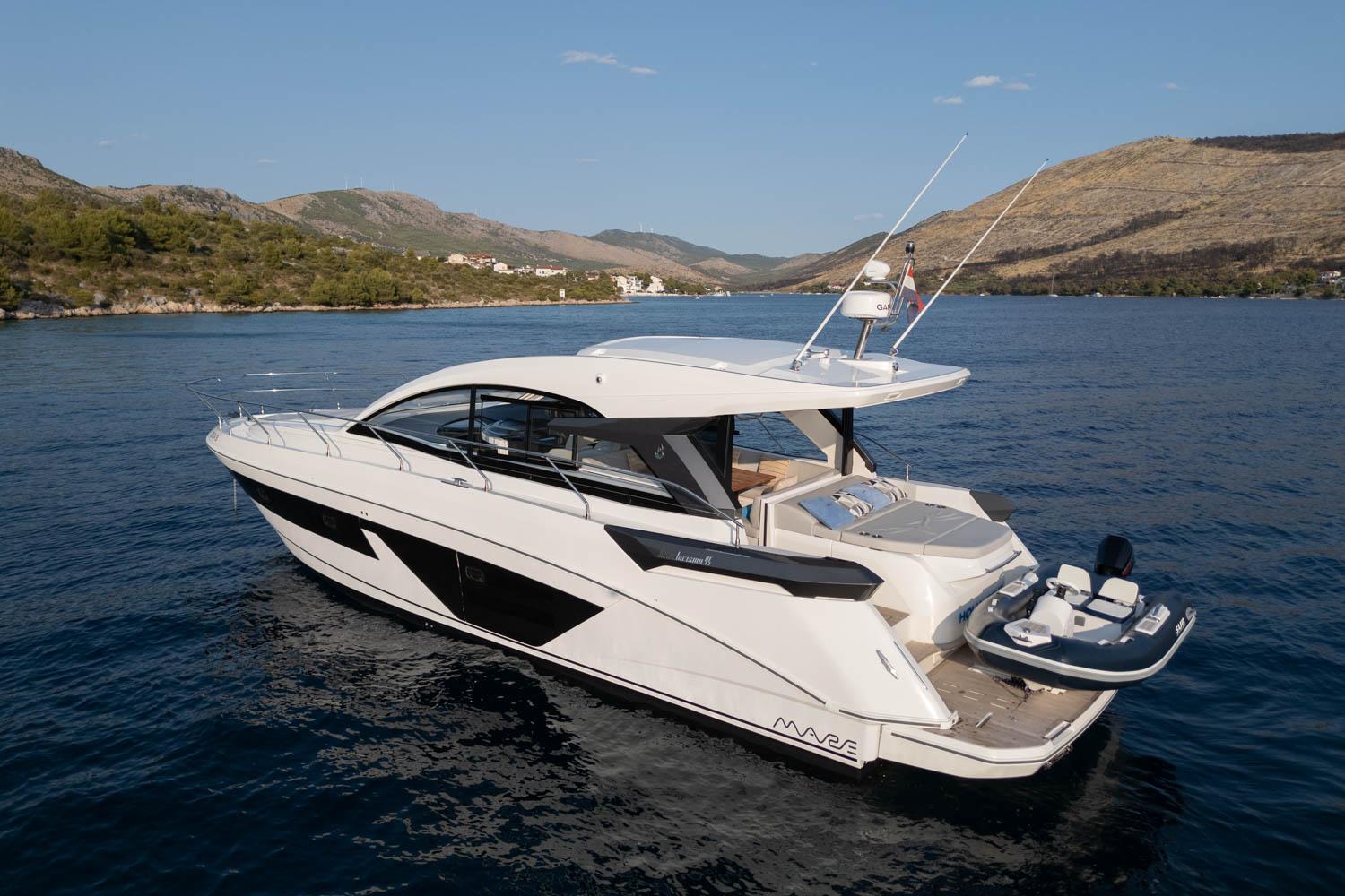 Yacht Photos Pics