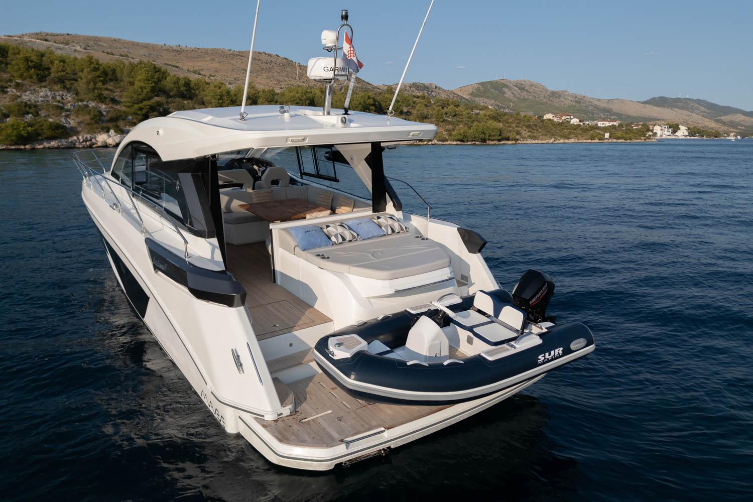 Yacht Photos Pics