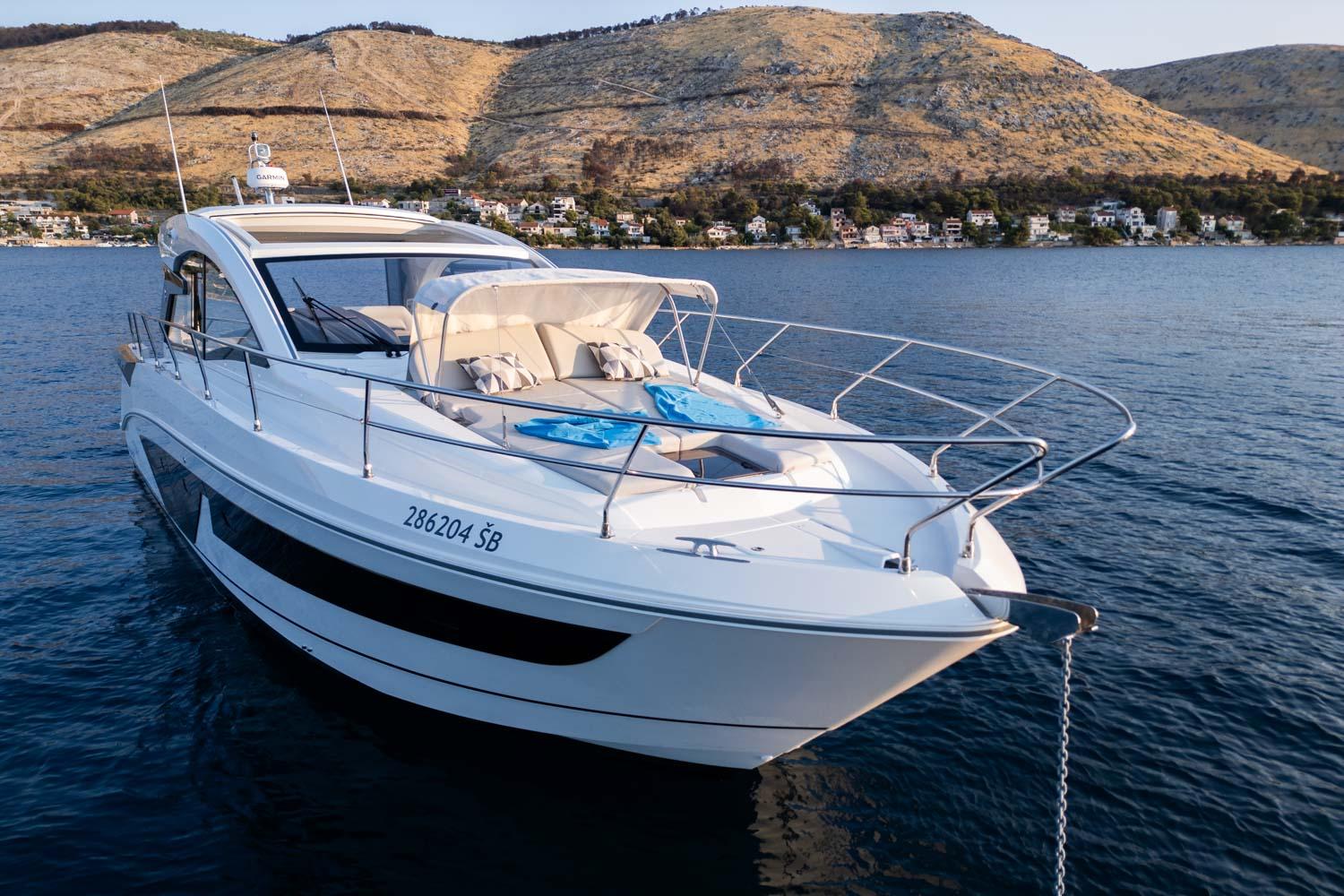 Yacht Photos Pics