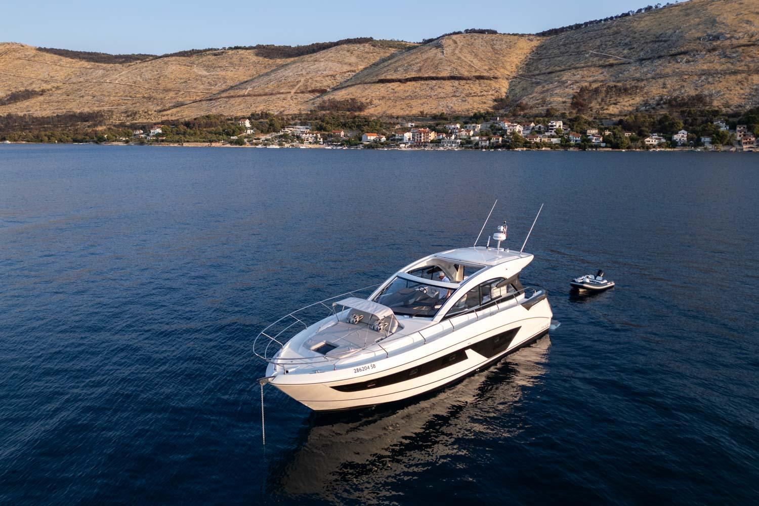 Yacht Photos Pics