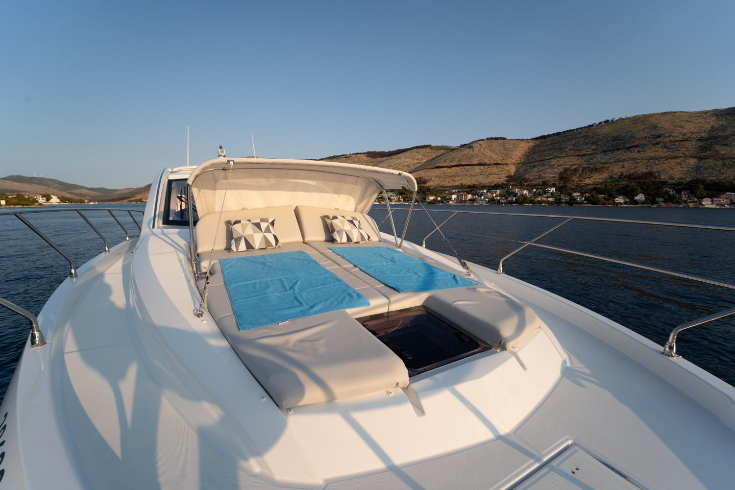 Yacht Photos Pics