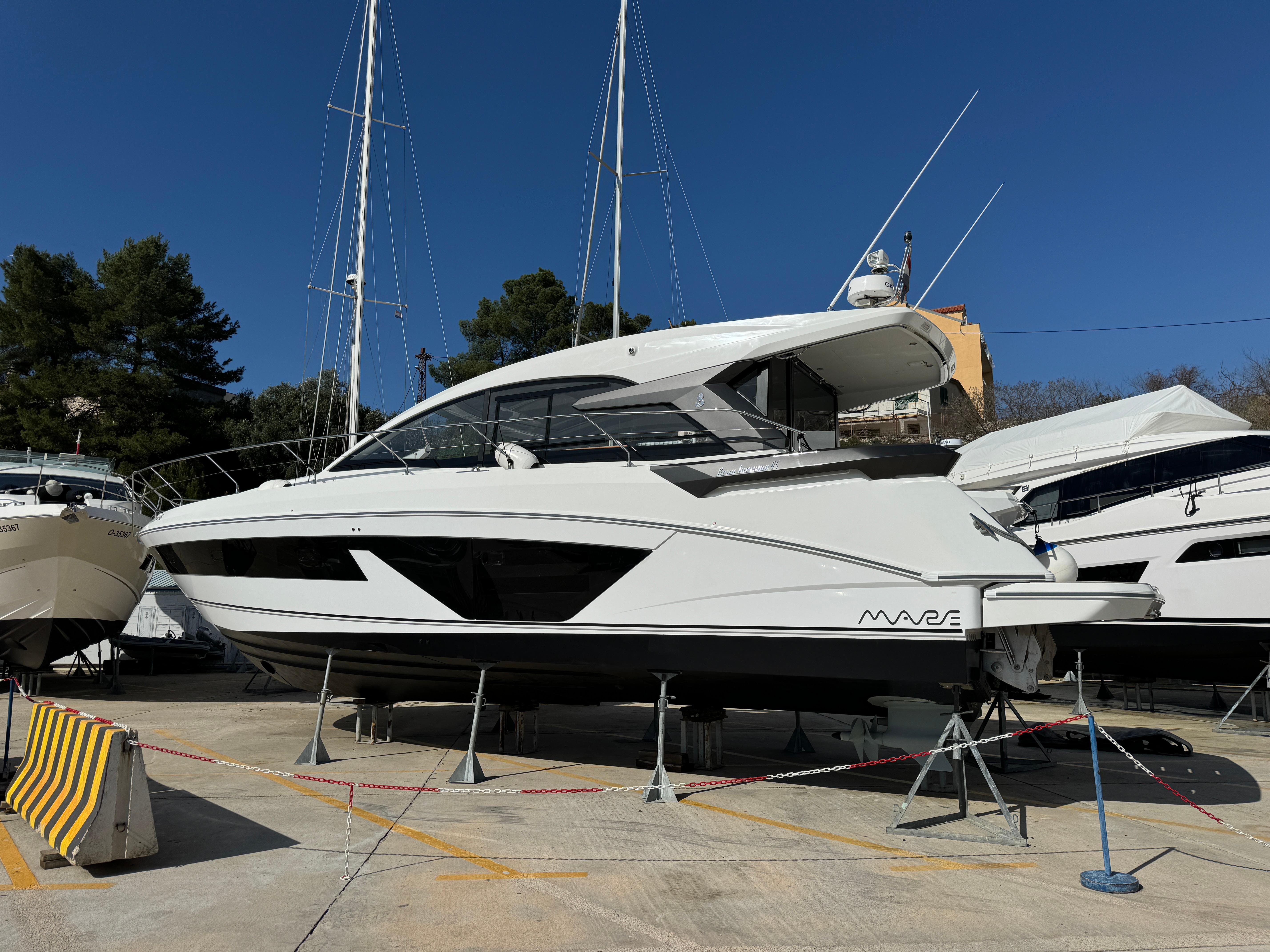 Yacht Photos Pics