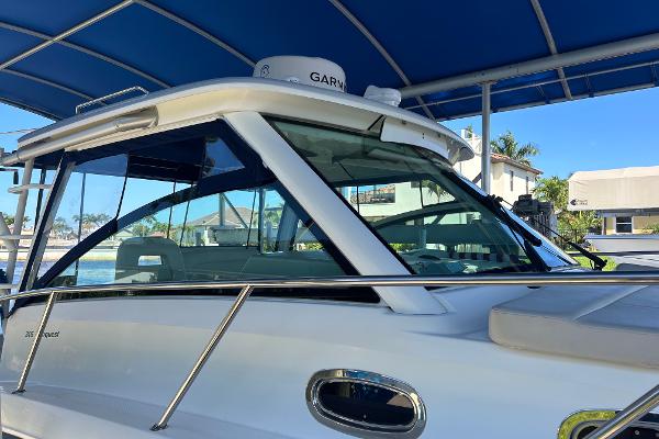 31' Boston Whaler, Listing Number 100915138, - Photo No. 7