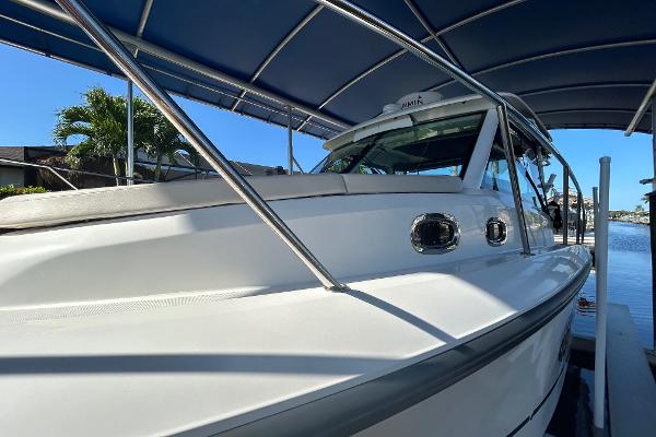 31' Boston Whaler, Listing Number 100915138, - Photo No. 10