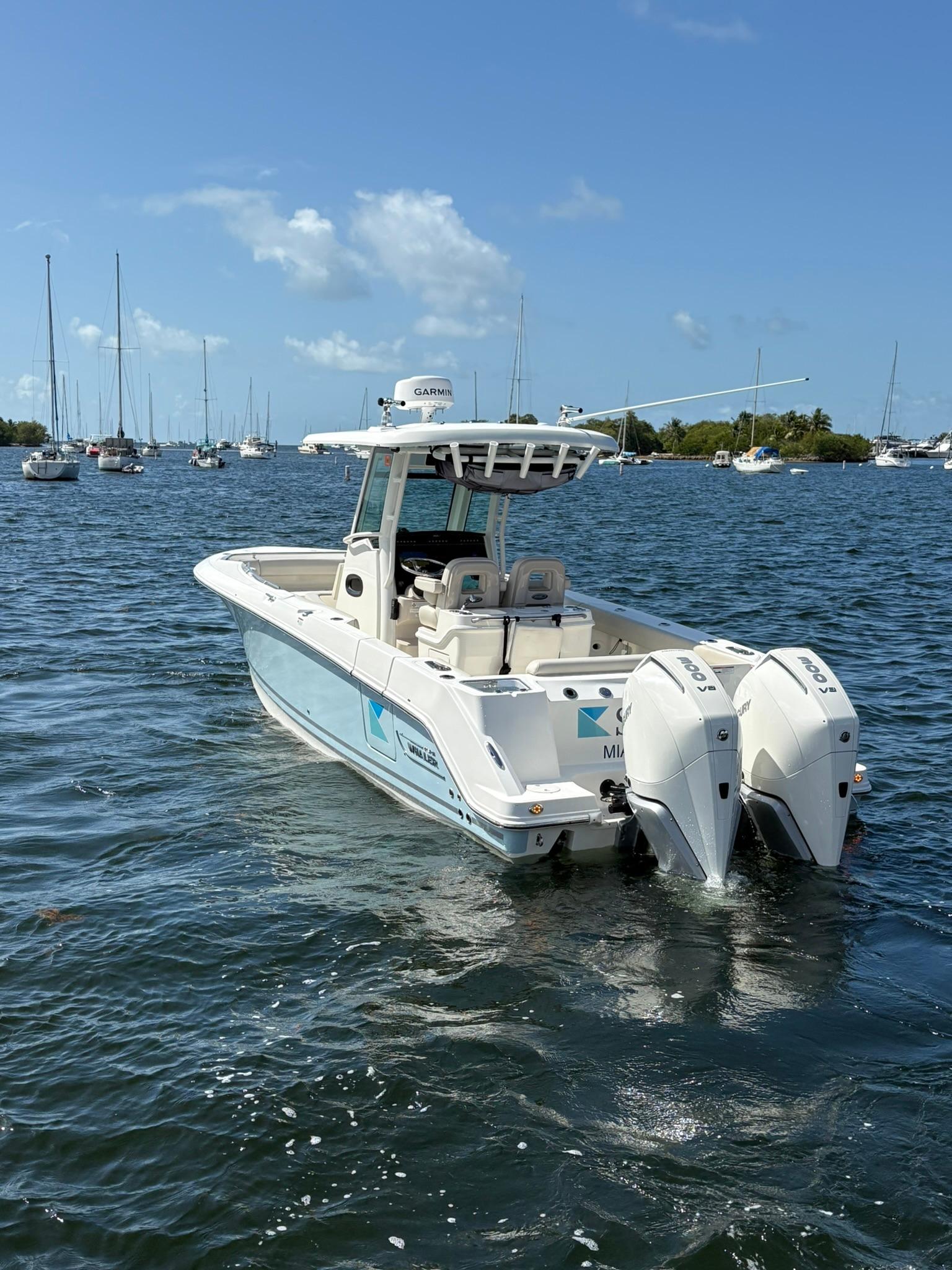 2023-boston-whaler-280-outrage-power-9785344-20250507110543741-1_XLARGE