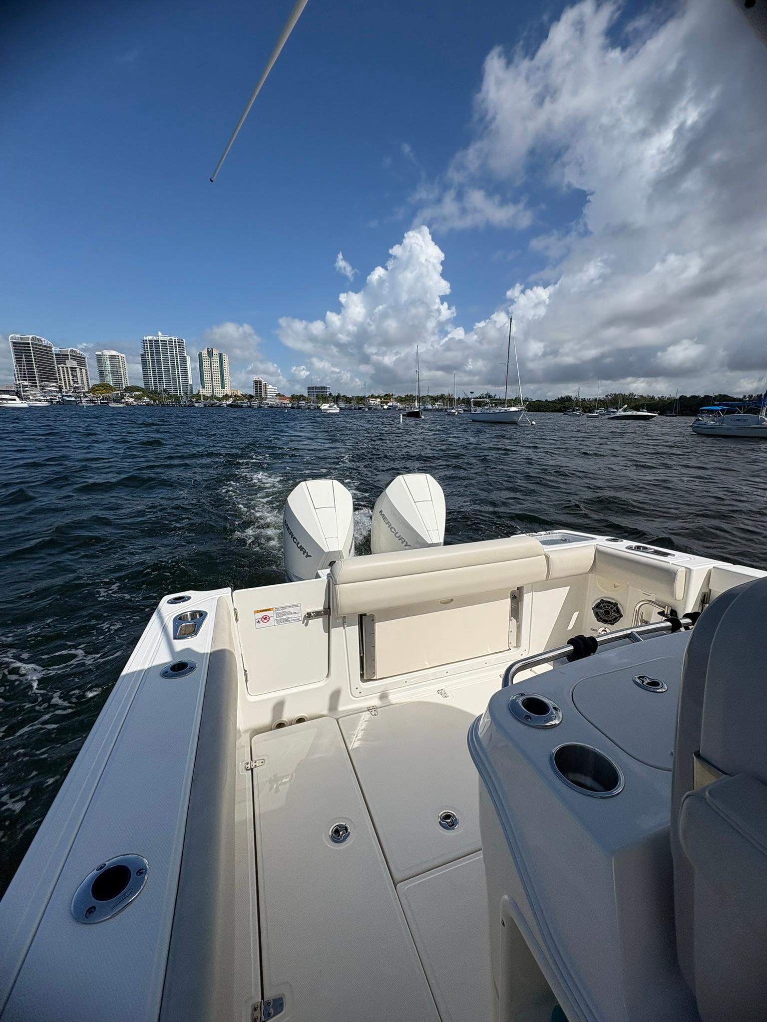 2023-boston-whaler-280-outrage-power-9785344-20250507110545714-1_XLARGE