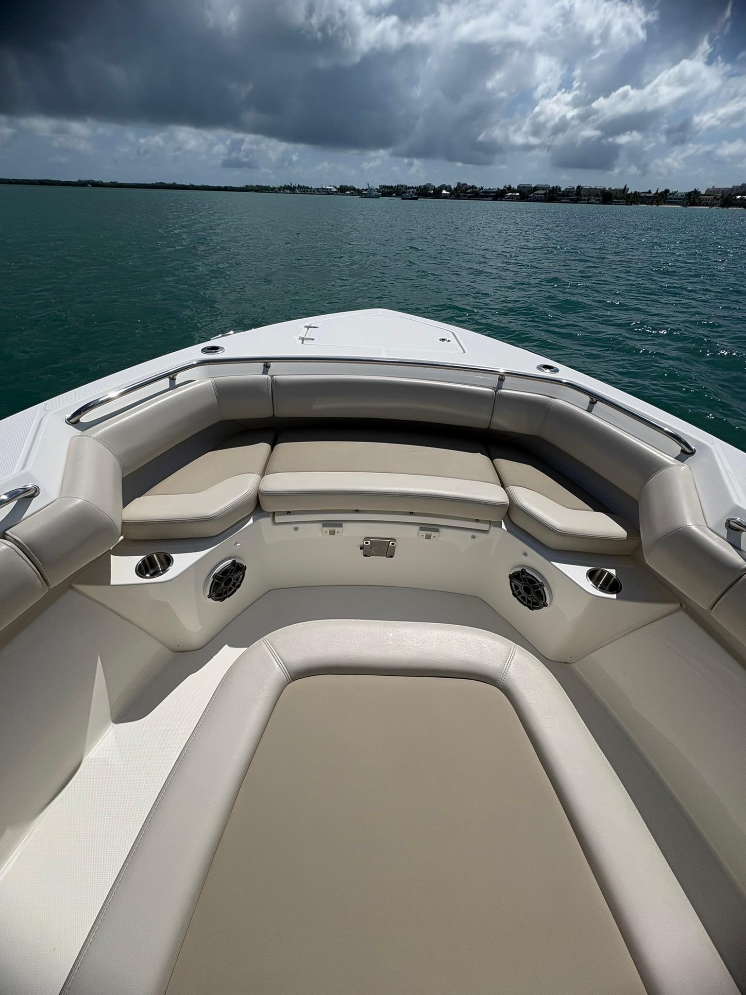 2023-boston-whaler-280-outrage-power-9785344-20250507110552745-1_XLARGE