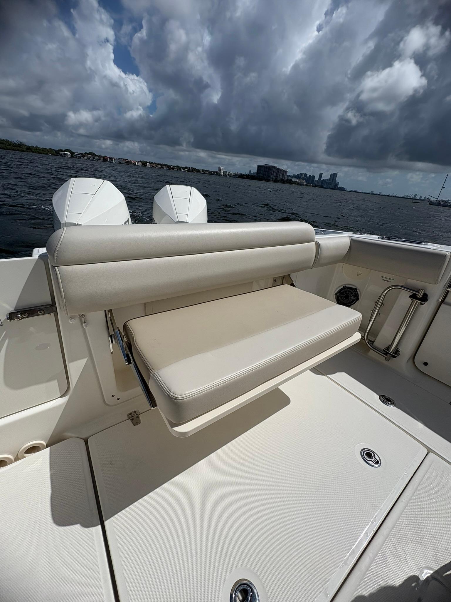 2023-boston-whaler-280-outrage-power-9785344-20250507110554767-1_XLARGE