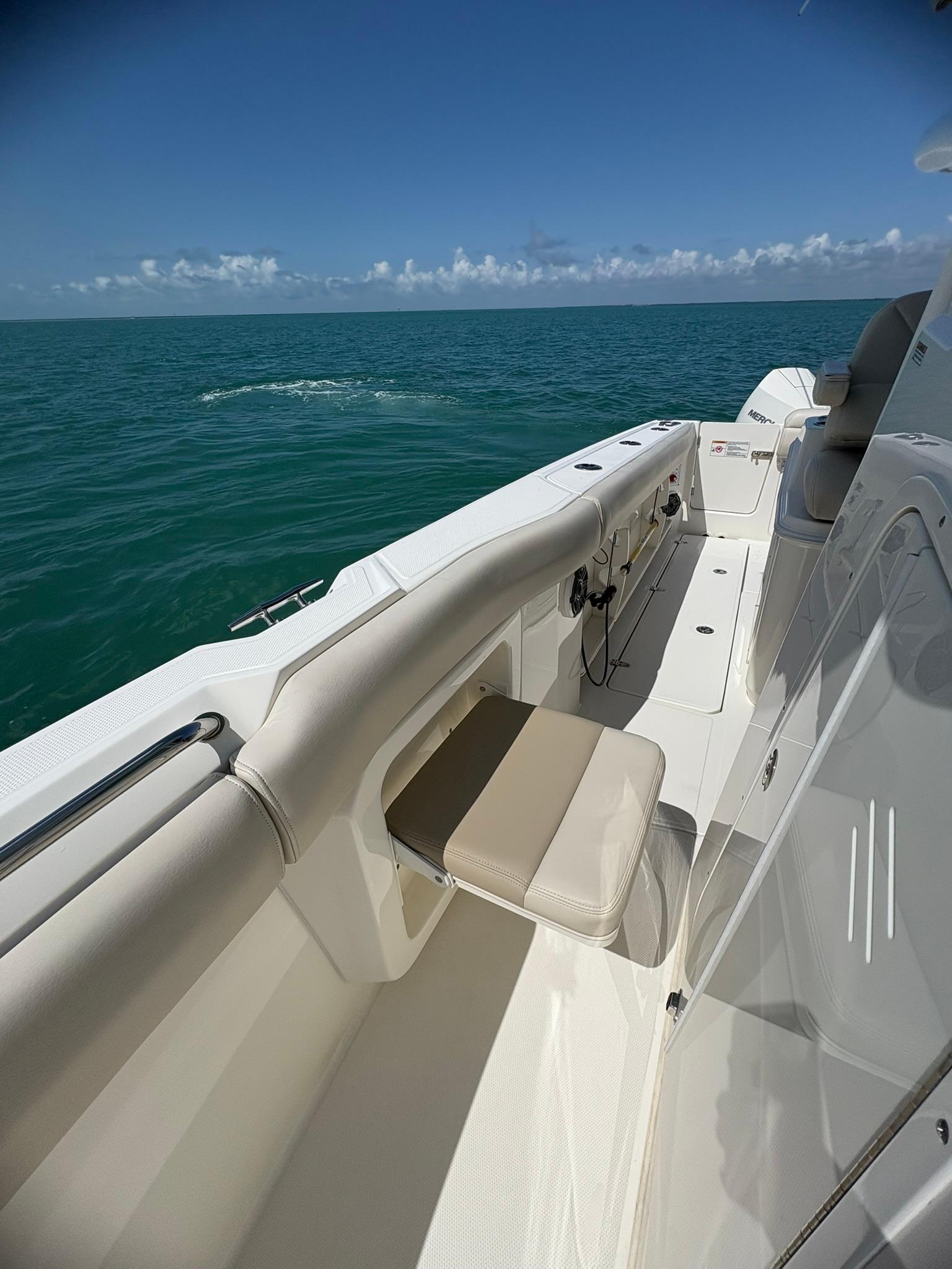 2023-boston-whaler-280-outrage-power-9785344-20250507110558734-1_XLARGE