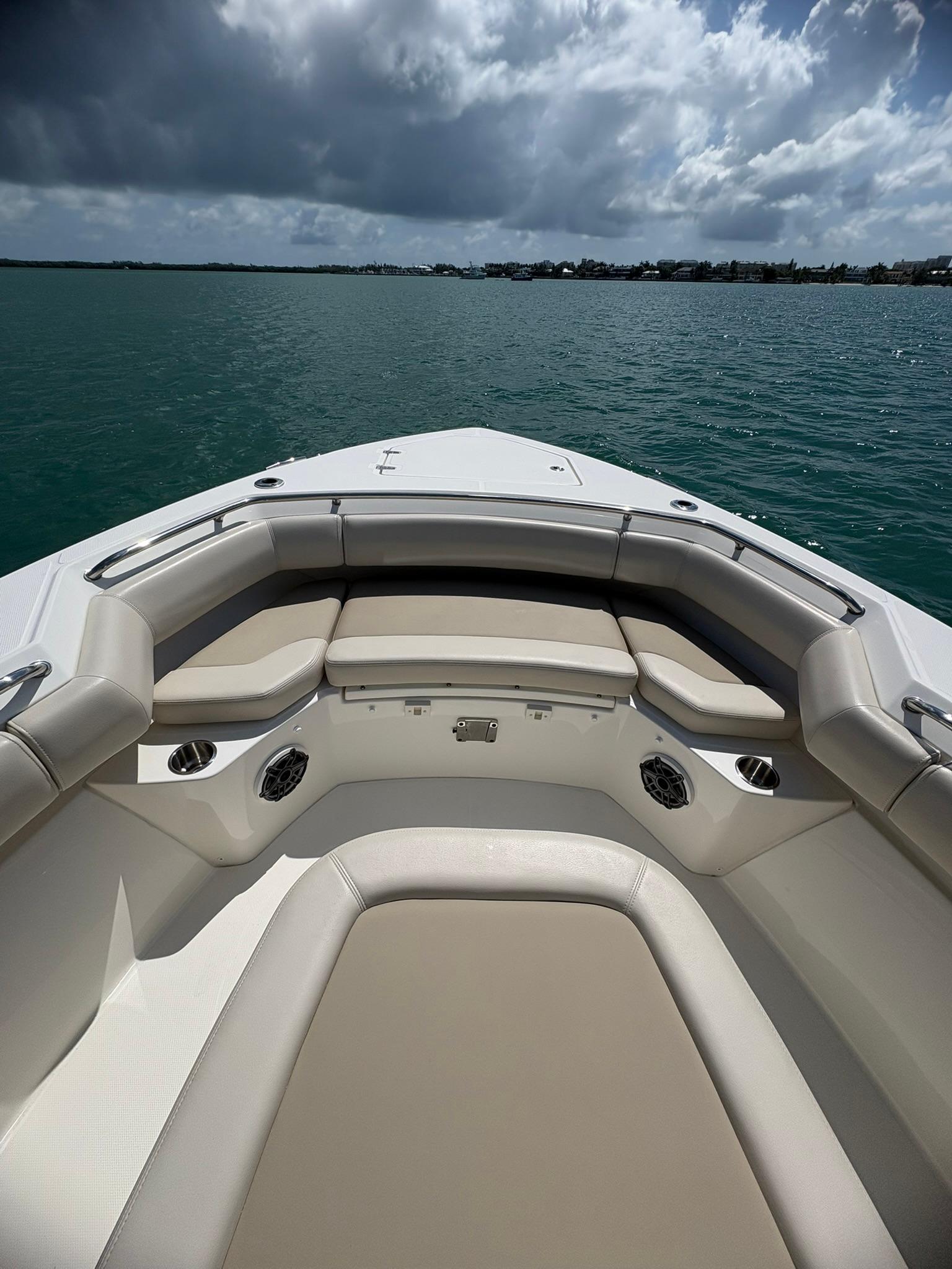 2023-boston-whaler-280-outrage-power-9785344-20250507110605767-1_XLARGE