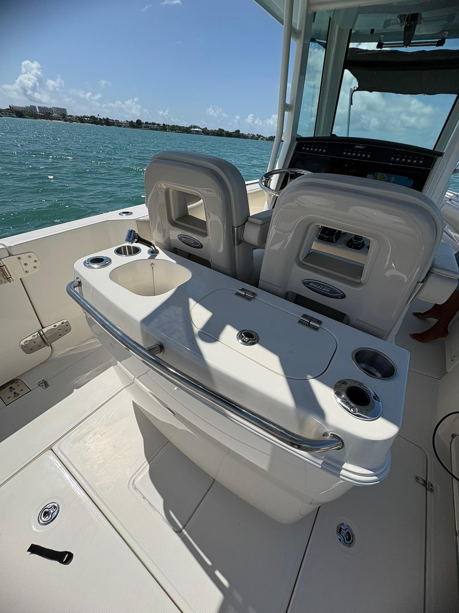 2023-boston-whaler-280-outrage-power-9785344-20250507110629871-1_XLARGE