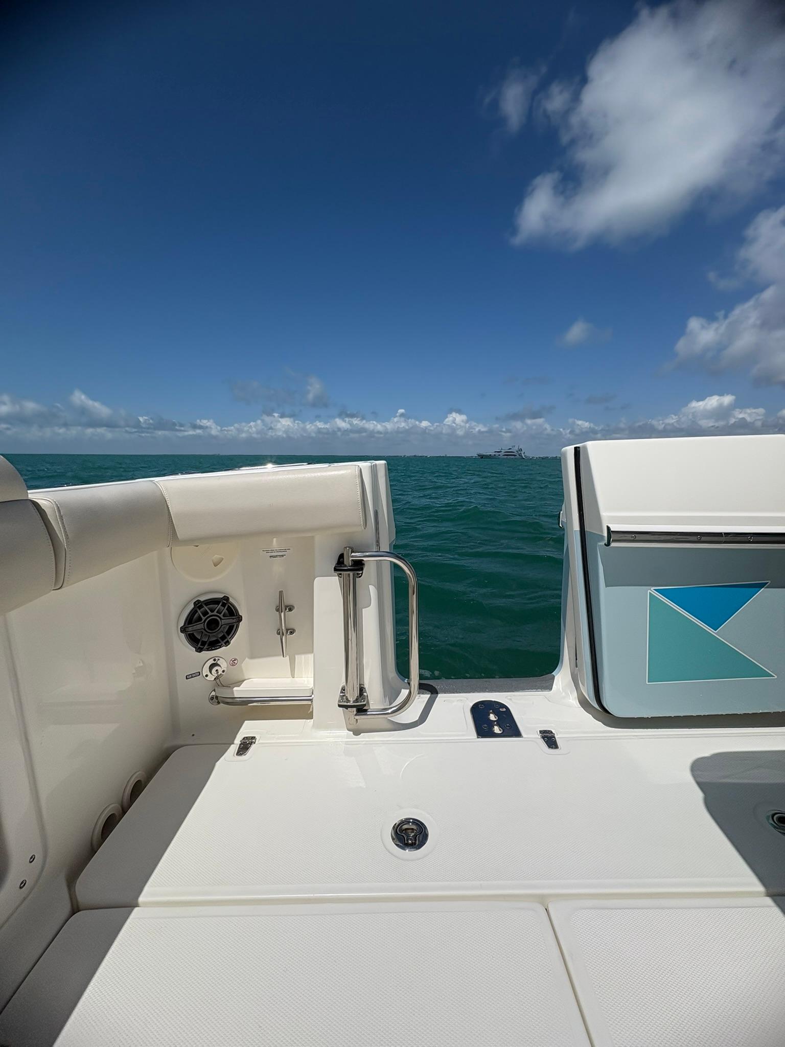 2023-boston-whaler-280-outrage-power-9785344-20250507110637845-1_XLARGE