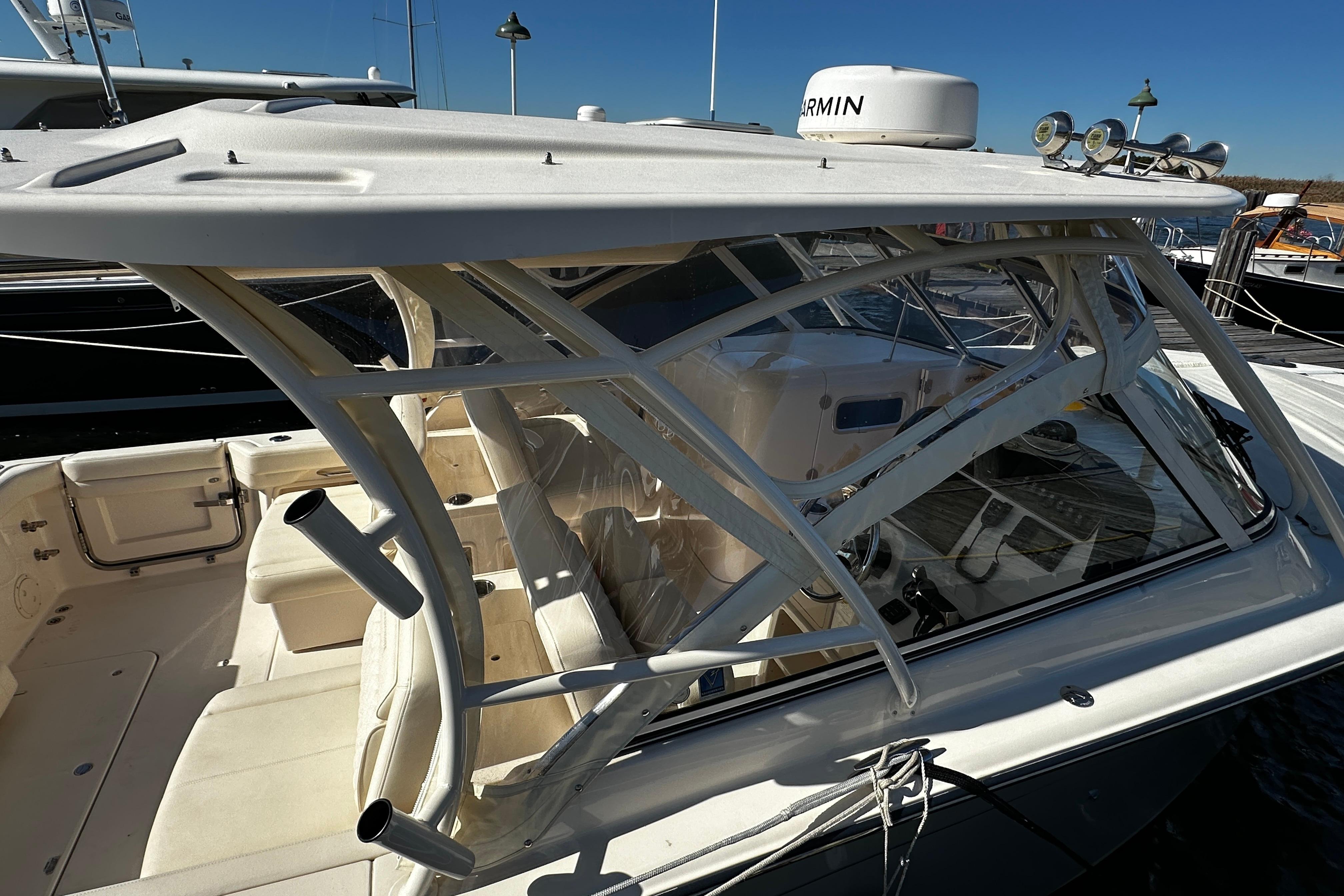 2023 Grady-White Freedom 307 boat, featuring sleek design and modern equipment.