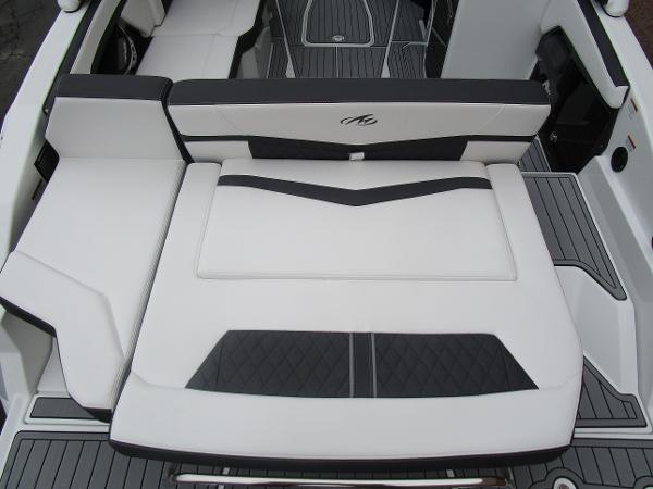 2021 Monterey boat for sale, model of the boat is 278SS Super Sport & Image # 8 of 39