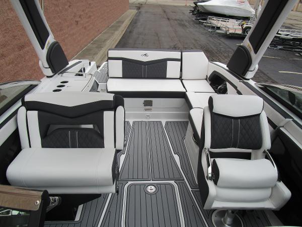 2021 Monterey boat for sale, model of the boat is 278SS Super Sport & Image # 33 of 39