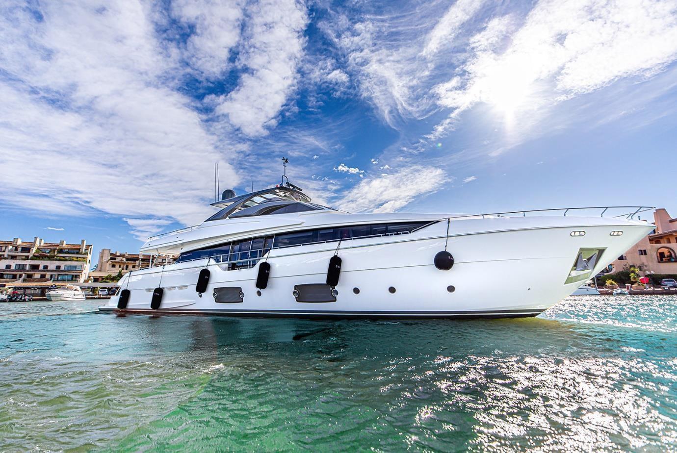 Ferretti Yachts 960