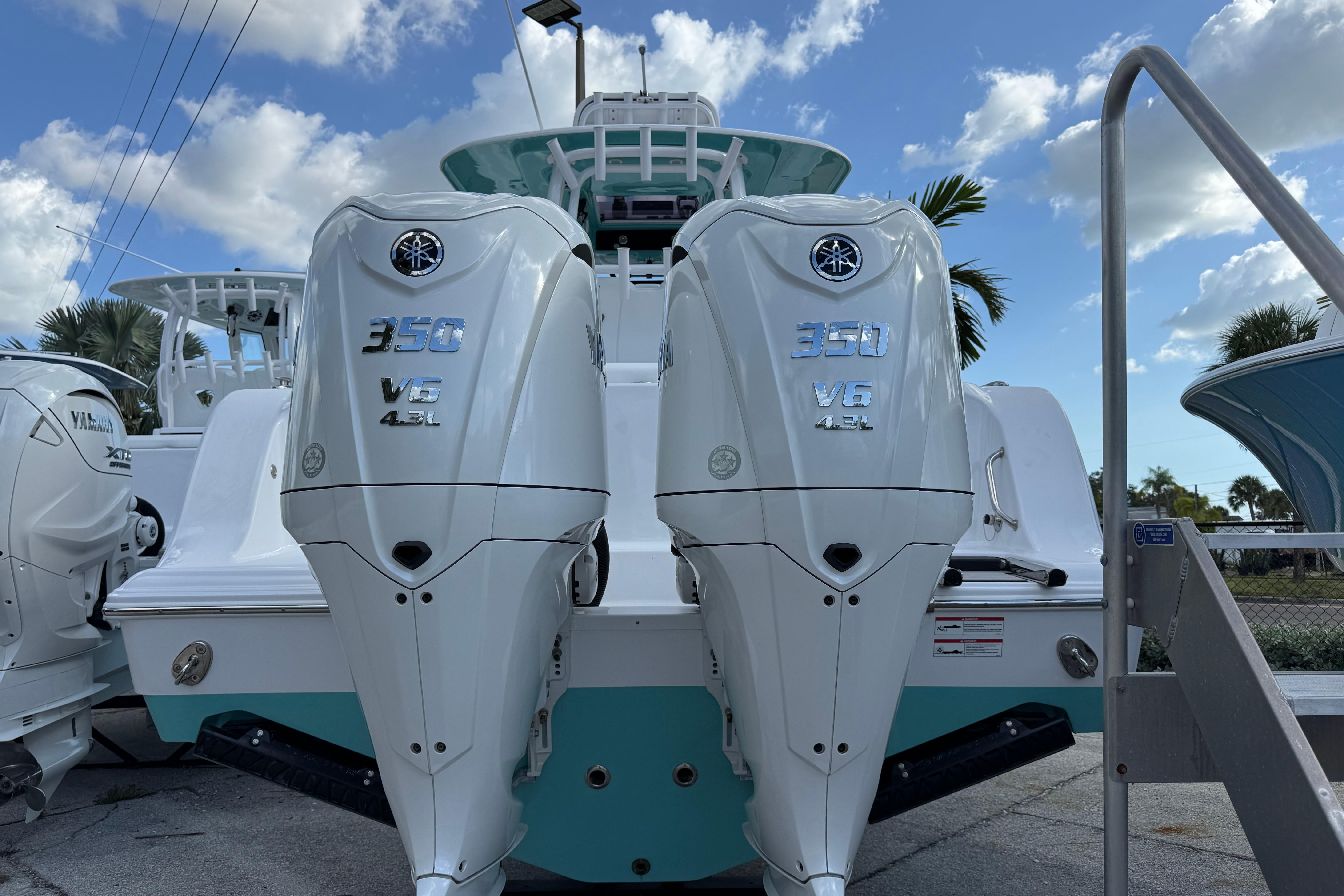 2025 Sportsman Open 302 Center Console-2