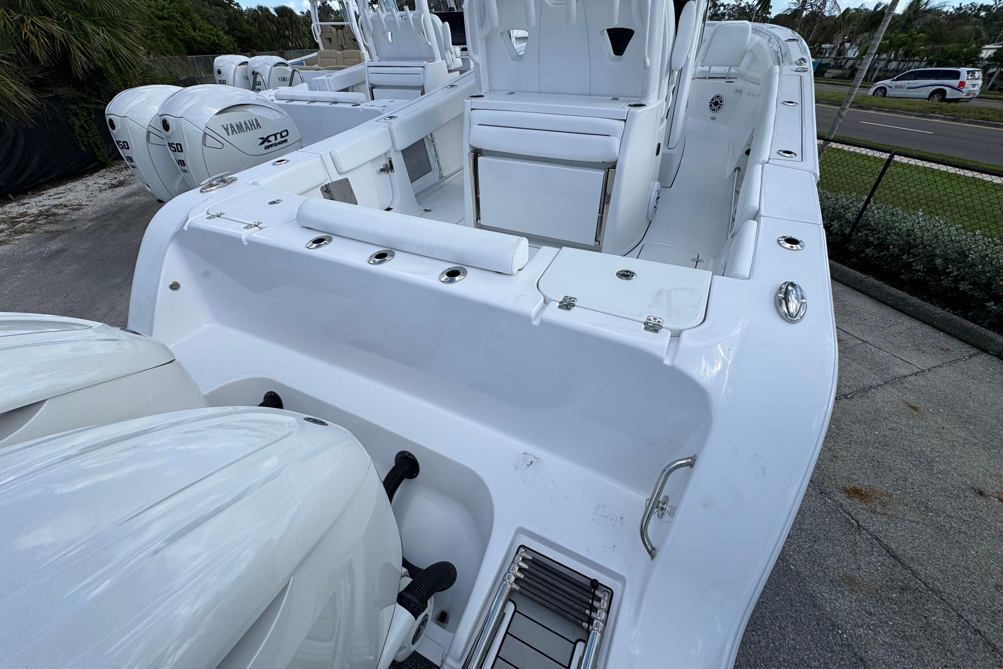 2025 Sportsman Open 302 Center Console-3