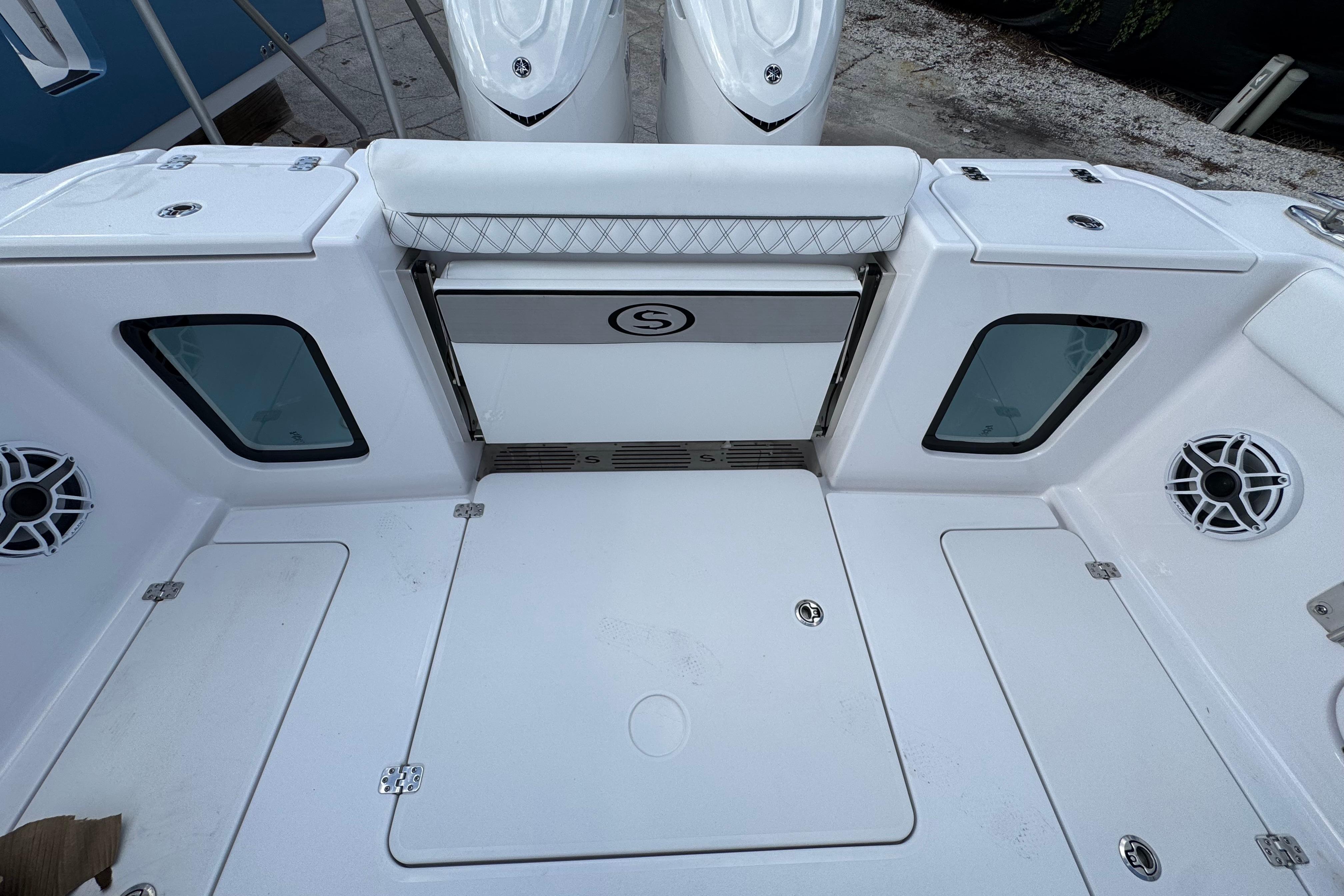 2025 Sportsman Open 302 Center Console-4