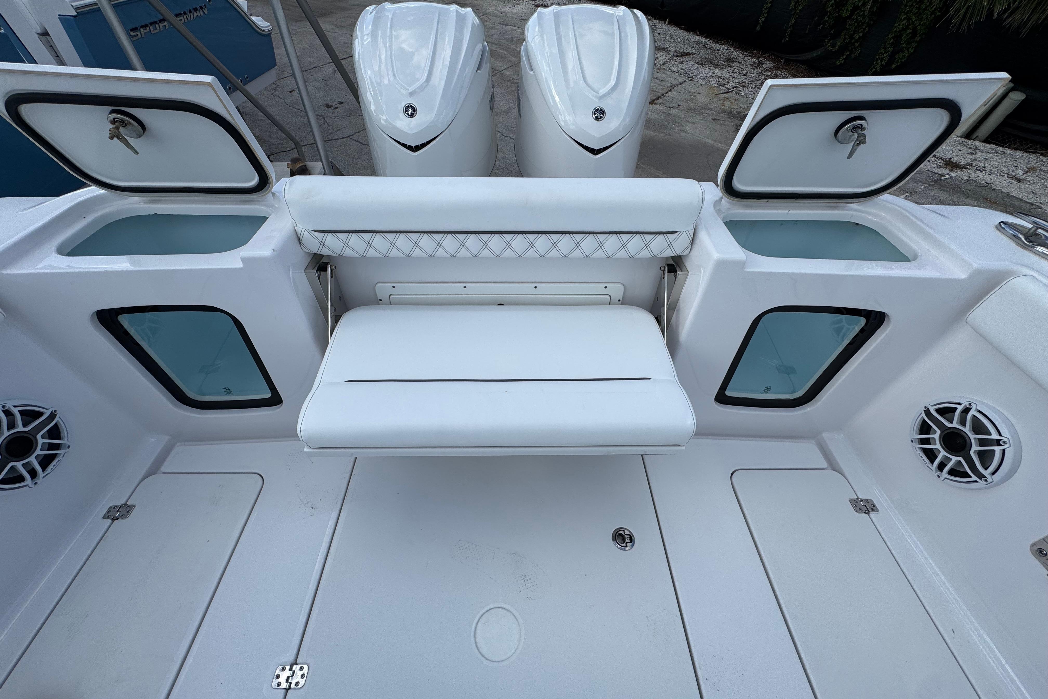 2025 Sportsman Open 302 Center Console-5