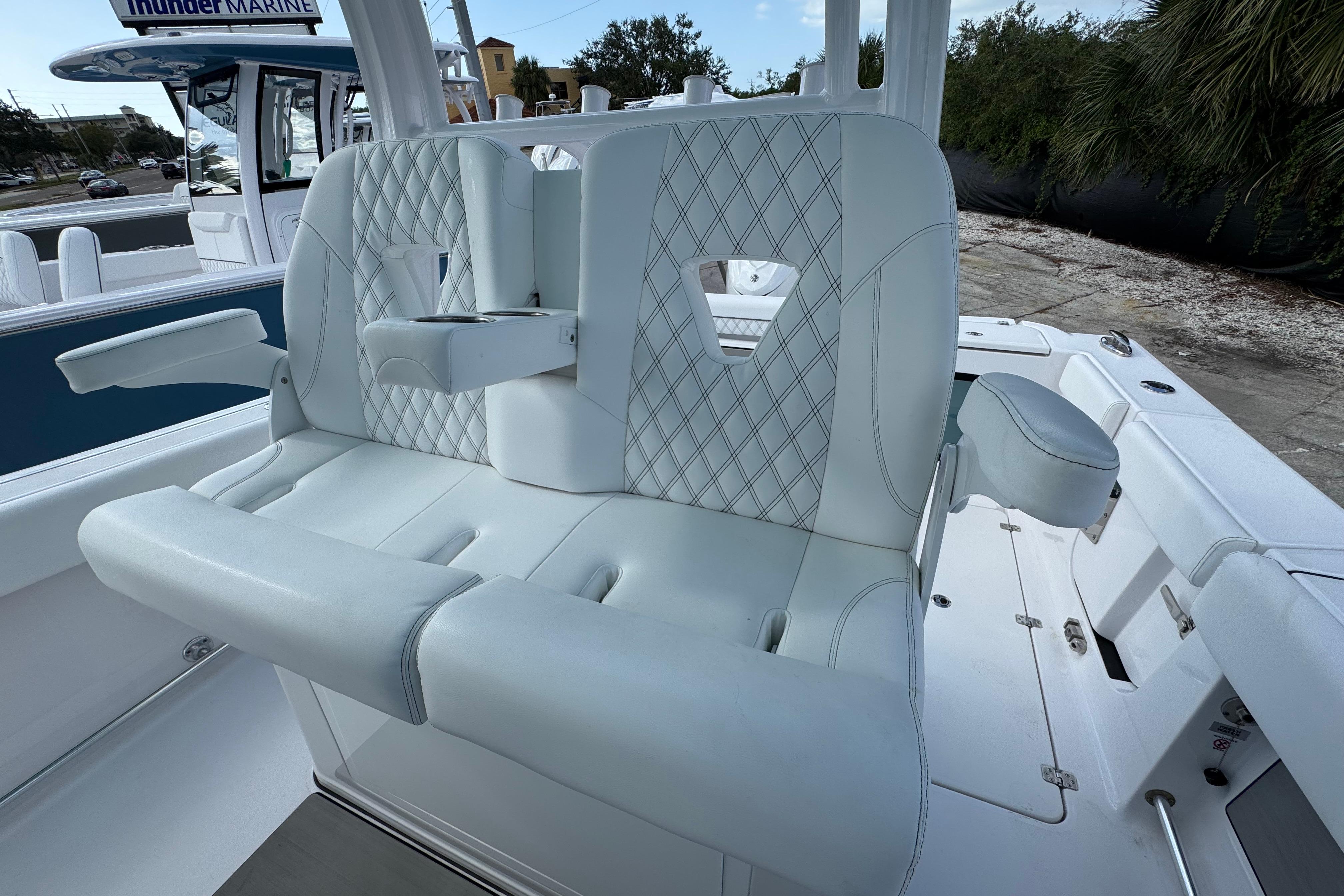 2025 Sportsman Open 302 Center Console-12