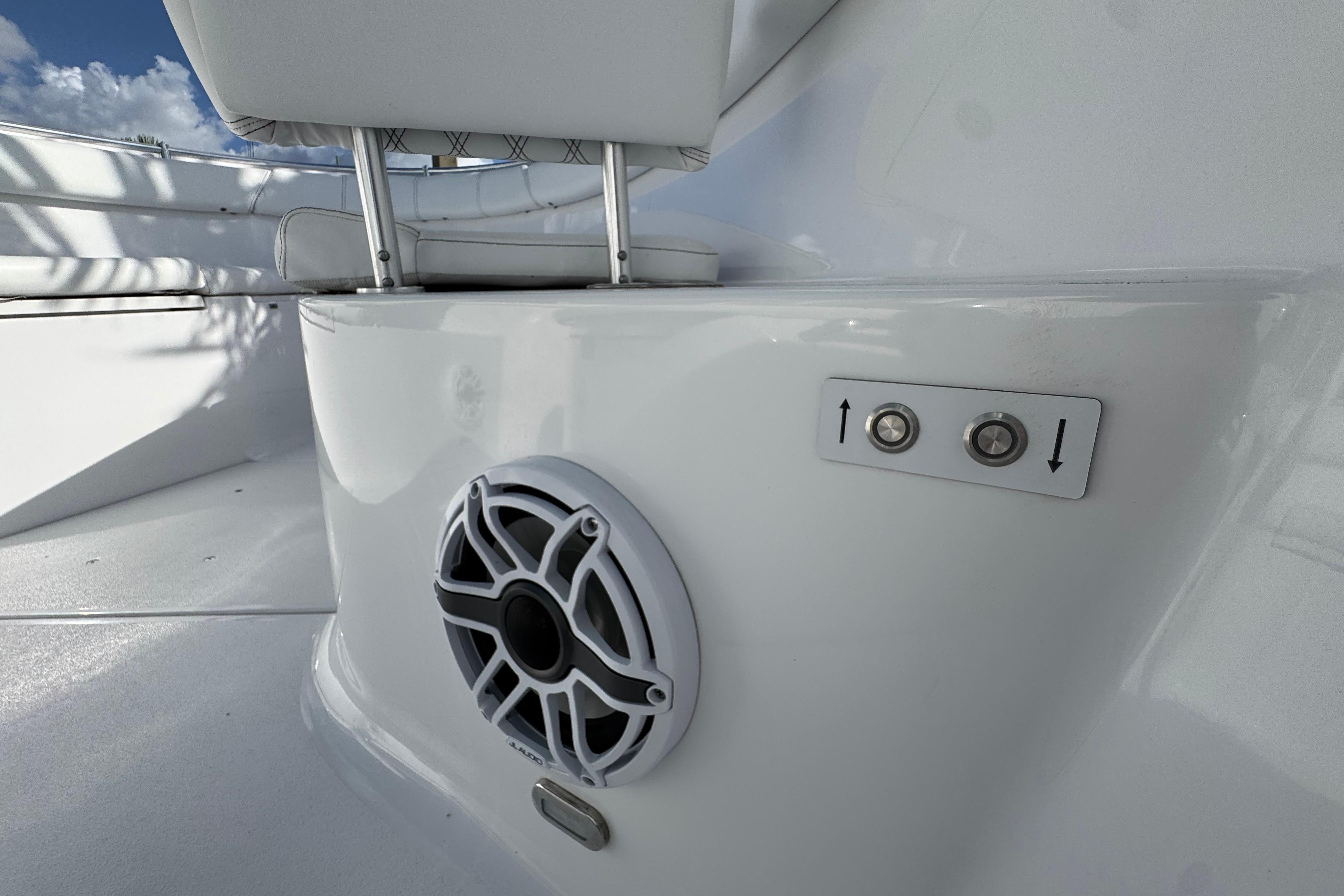 2025 Sportsman Open 302 Center Console-23