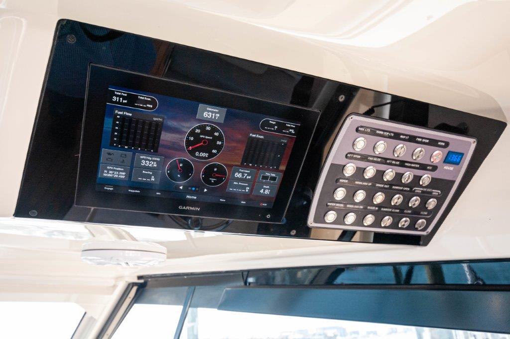 Crewszing Yacht Photos Pics 2020 53 Scout LXF  Helm