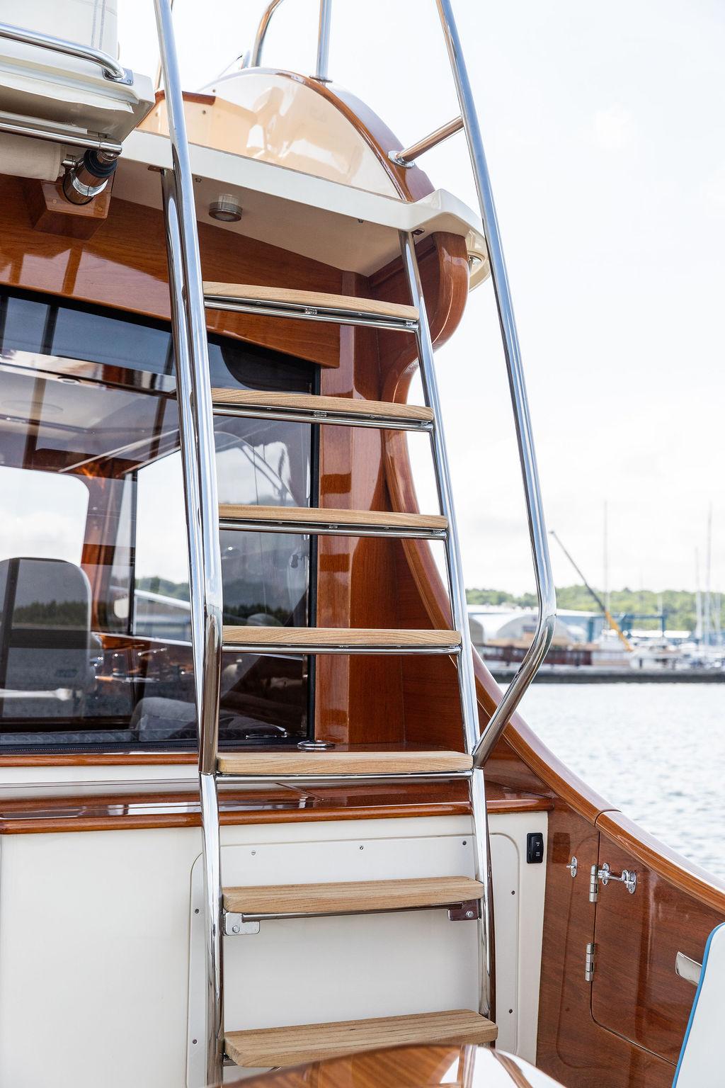 2017-hinckley-talaria-43-flybridge-power-9835360-20250617120059612-1