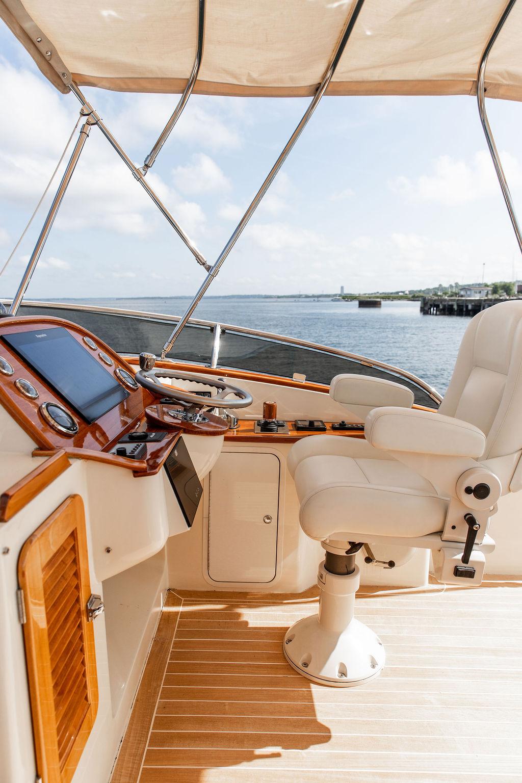 2017-hinckley-talaria-43-flybridge-power-9835360-20250617120114827-1