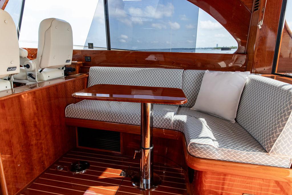 2017-hinckley-talaria-43-flybridge-power-9835360-20250617120124886-1