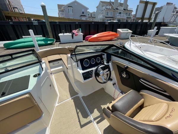 19' Sea Ray, Listing Number 100915994, - Photo No. 11