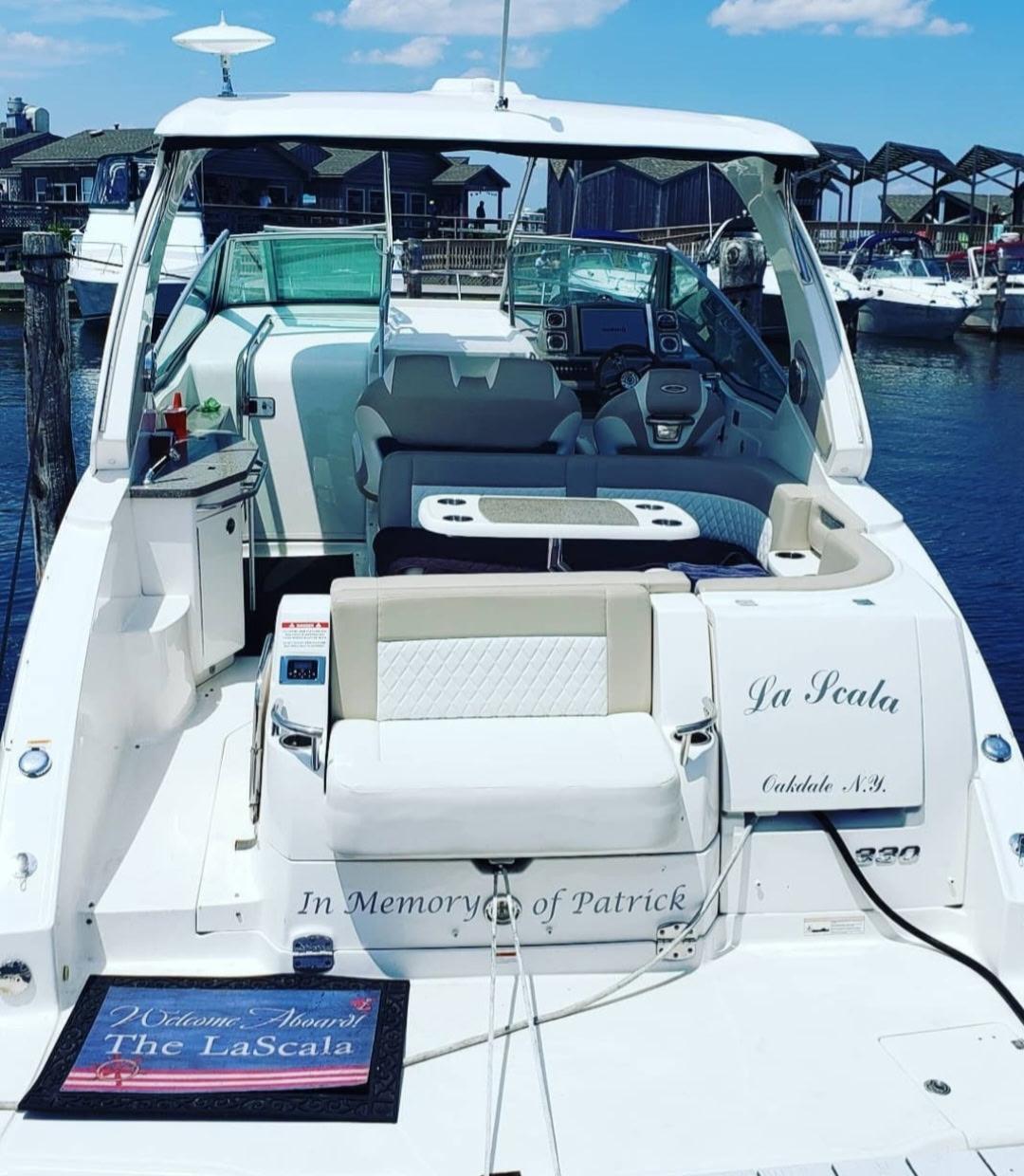 2014 Chaparral 330 Signature Cruiser